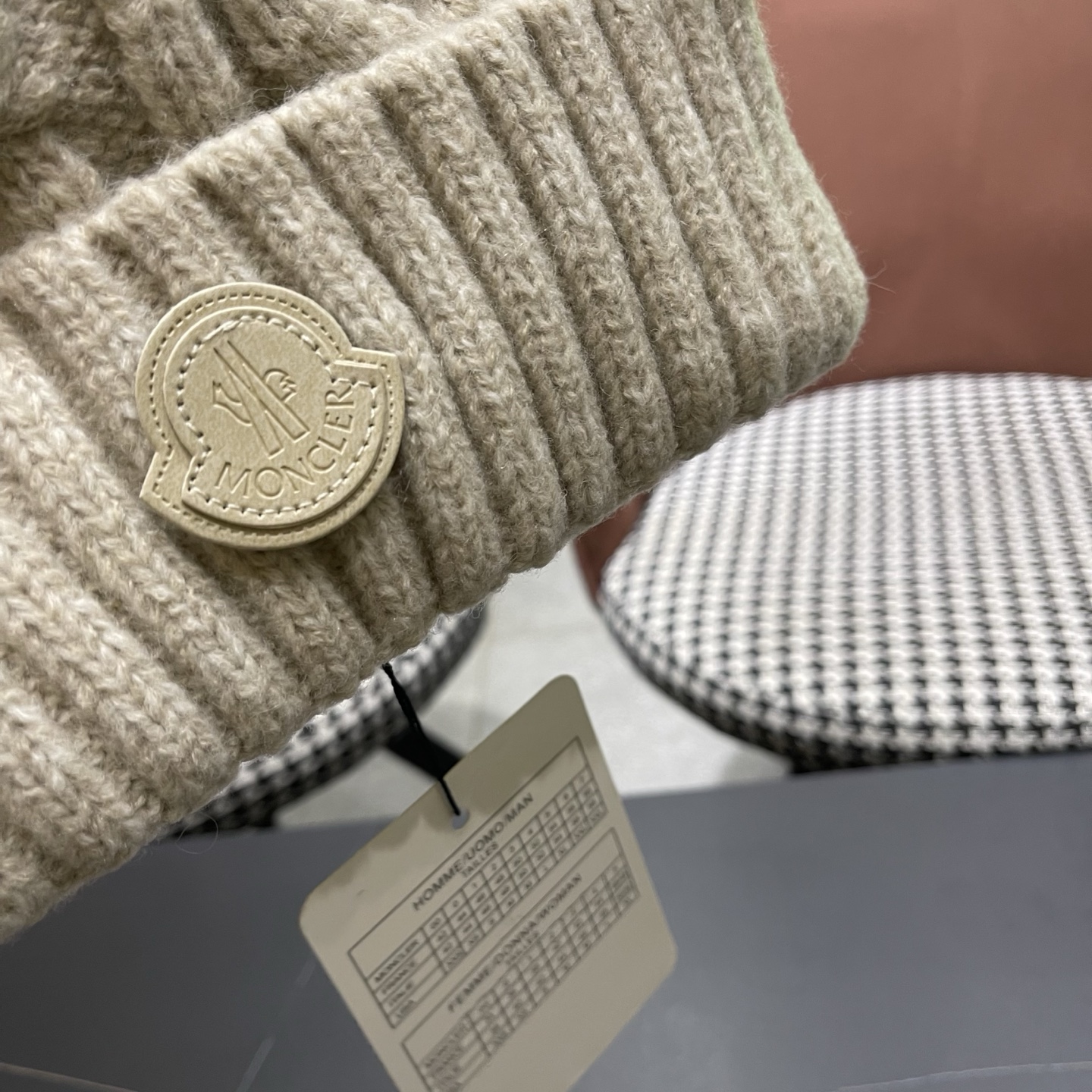 MONC～蒙口麻花形厚款毛线帽这款好有内涵 加粗毛线成铁索状缠绕 粗围边设计很显脸小 有眼光的这款推荐你