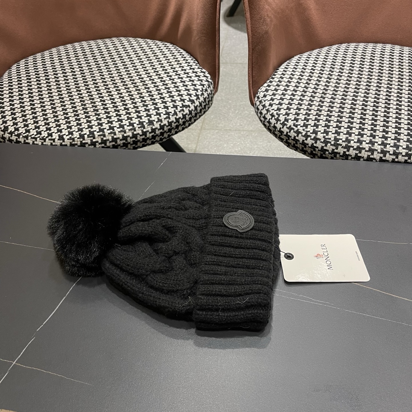 MONC～蒙口麻花形厚款毛线帽这款好有内涵 加粗毛线成铁索状缠绕 粗围边设计很显脸小 有眼光的这款推荐你