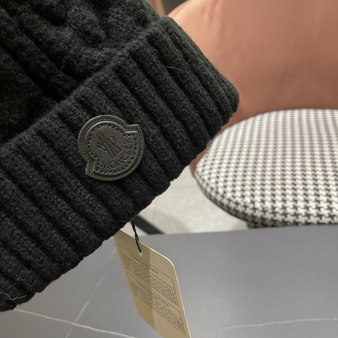 MONC～蒙口麻花形厚款毛线帽这款好有内涵 加粗毛线成铁索状缠绕 粗围边设计很显脸小 有眼光的这款推荐你