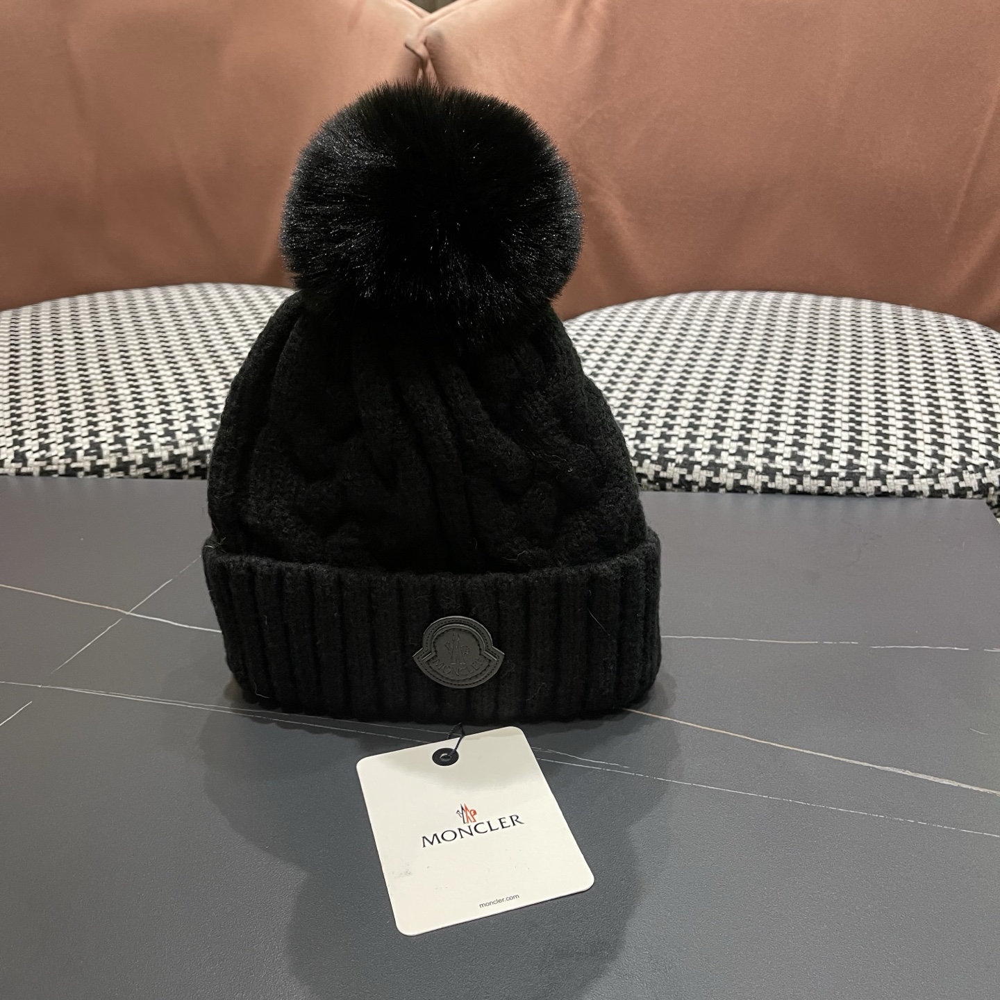 MONC～蒙口麻花形厚款毛线帽这款好有内涵 加粗毛线成铁索状缠绕 粗围边设计很显脸小 有眼光的这款推荐你