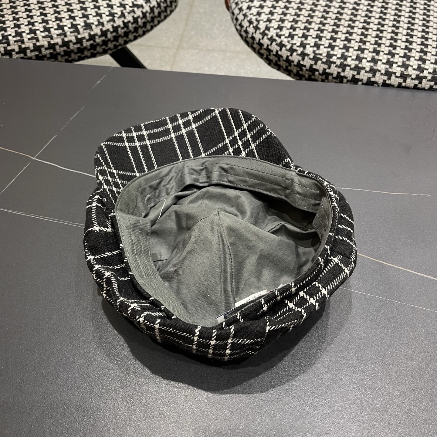 【MONCLER蒙​口】冬季​新​款​高‎品质‎ 火爆‌来‌袭‎ 💖💖鸭​舌八‌角‌帽 时尚​百搭 帽型