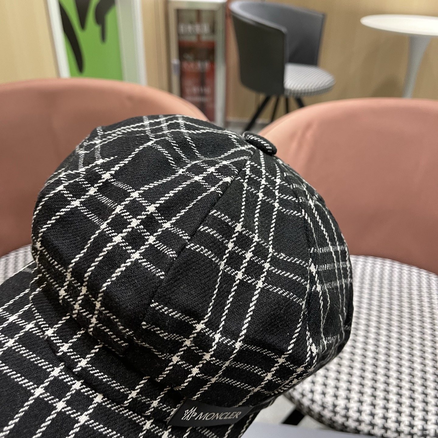 【MONCLER蒙​口】冬季​新​款​高‎品质‎ 火爆‌来‌袭‎ 💖💖鸭​舌八‌角‌帽 时尚​百搭 帽型