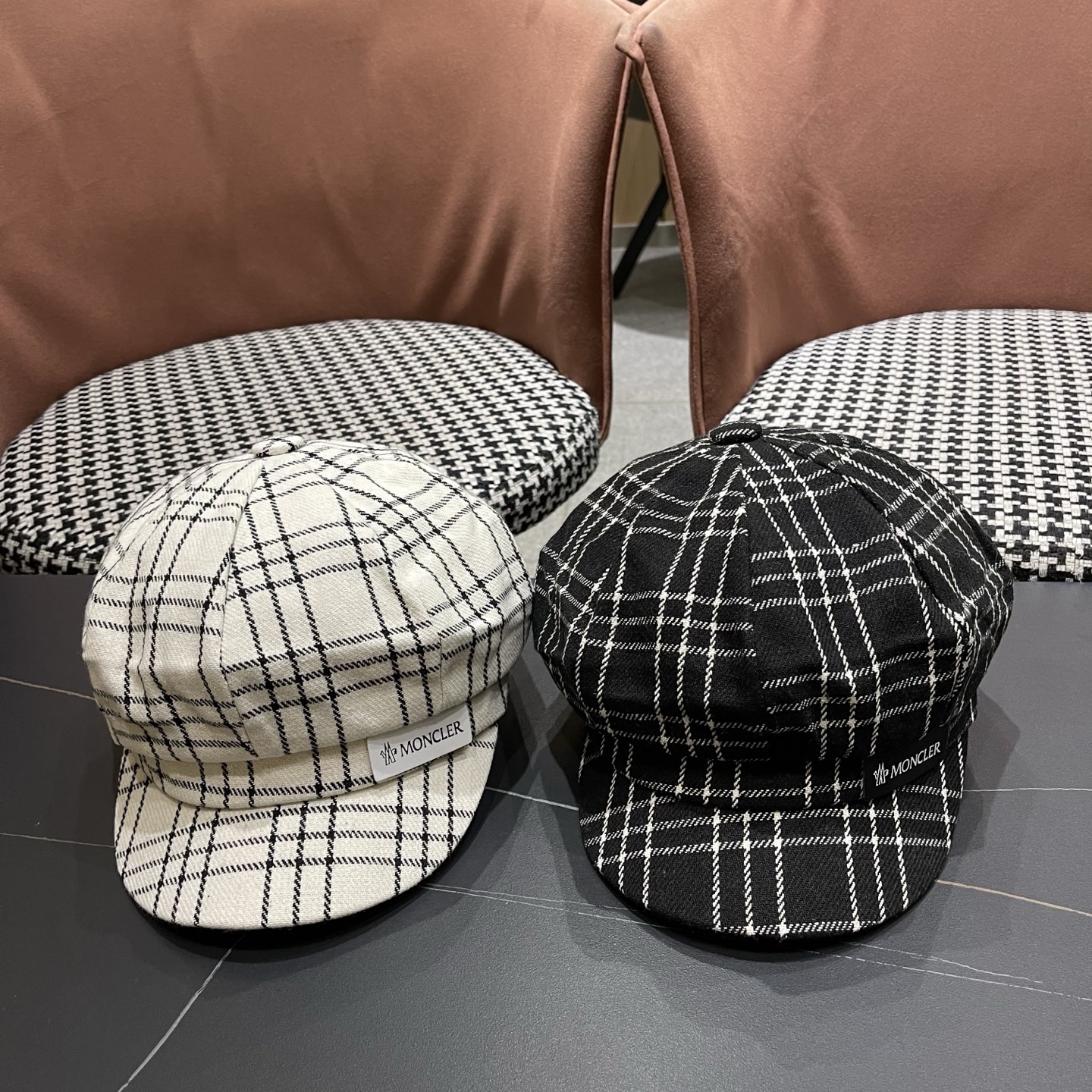 【MONCLER蒙​口】冬季​新​款​高‎品质‎ 火爆‌来‌袭‎ 💖💖鸭​舌八‌角‌帽 时尚​百搭 帽型