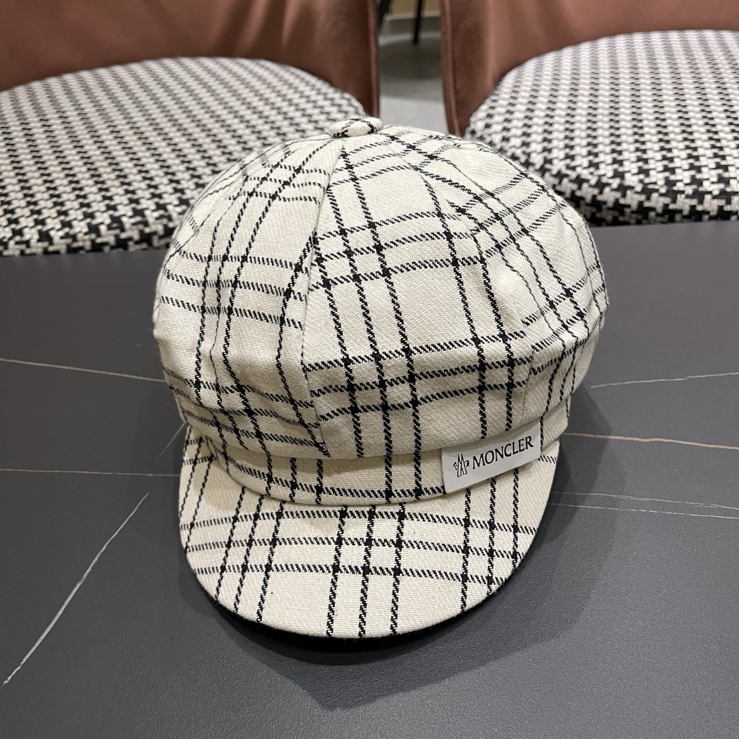 【MONCLER蒙​口】冬季​新​款​高‎品质‎ 火爆‌来‌袭‎ 💖💖鸭​舌八‌角‌帽 时尚​百搭 帽型