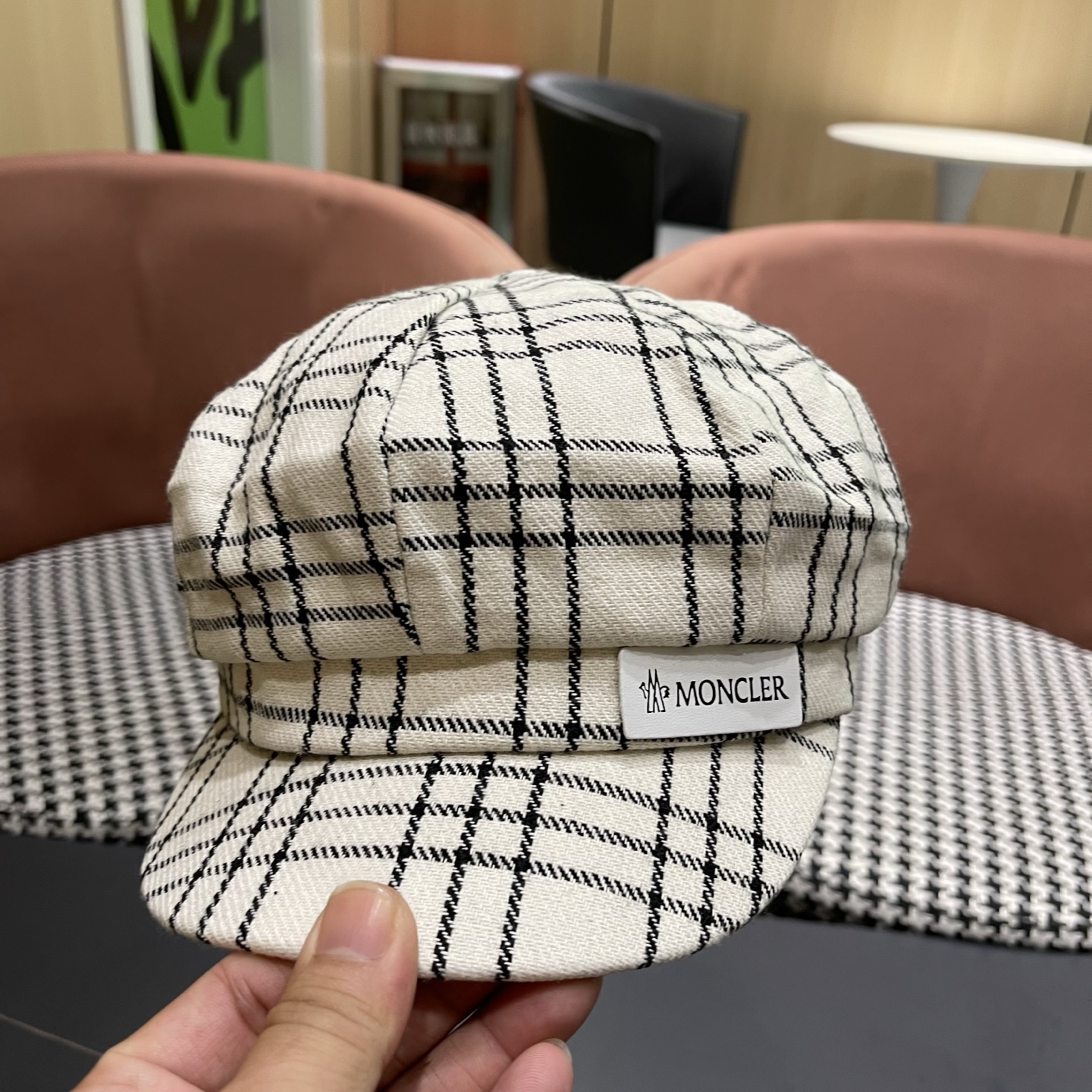 【MONCLER蒙​口】冬季​新​款​高‎品质‎ 火爆‌来‌袭‎ 💖💖鸭​舌八‌角‌帽 时尚​百搭 帽型