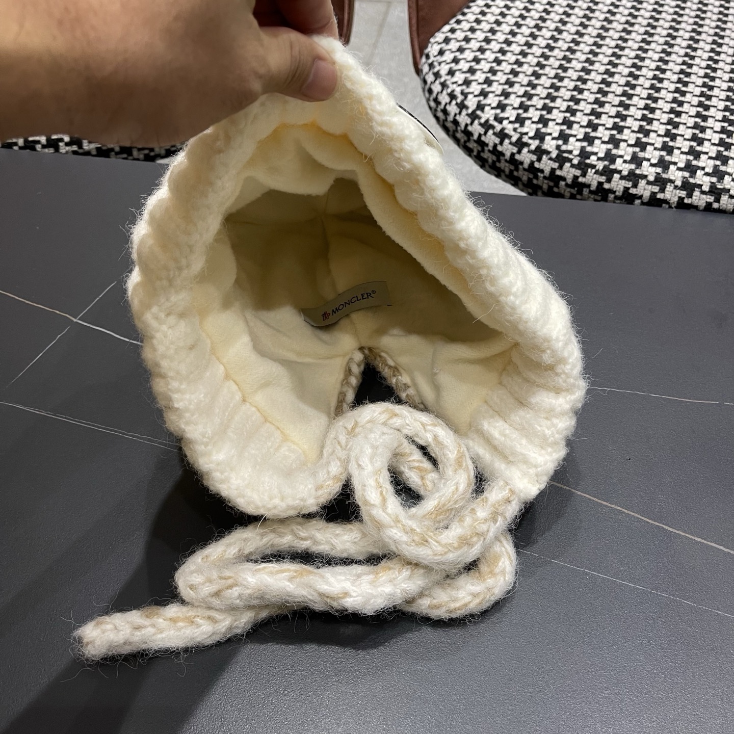 蒙口MONCLER 慵懒风针织帽女冬季保暖巴拉克拉法秋冬天帽子堆堆毛绒毛线帽