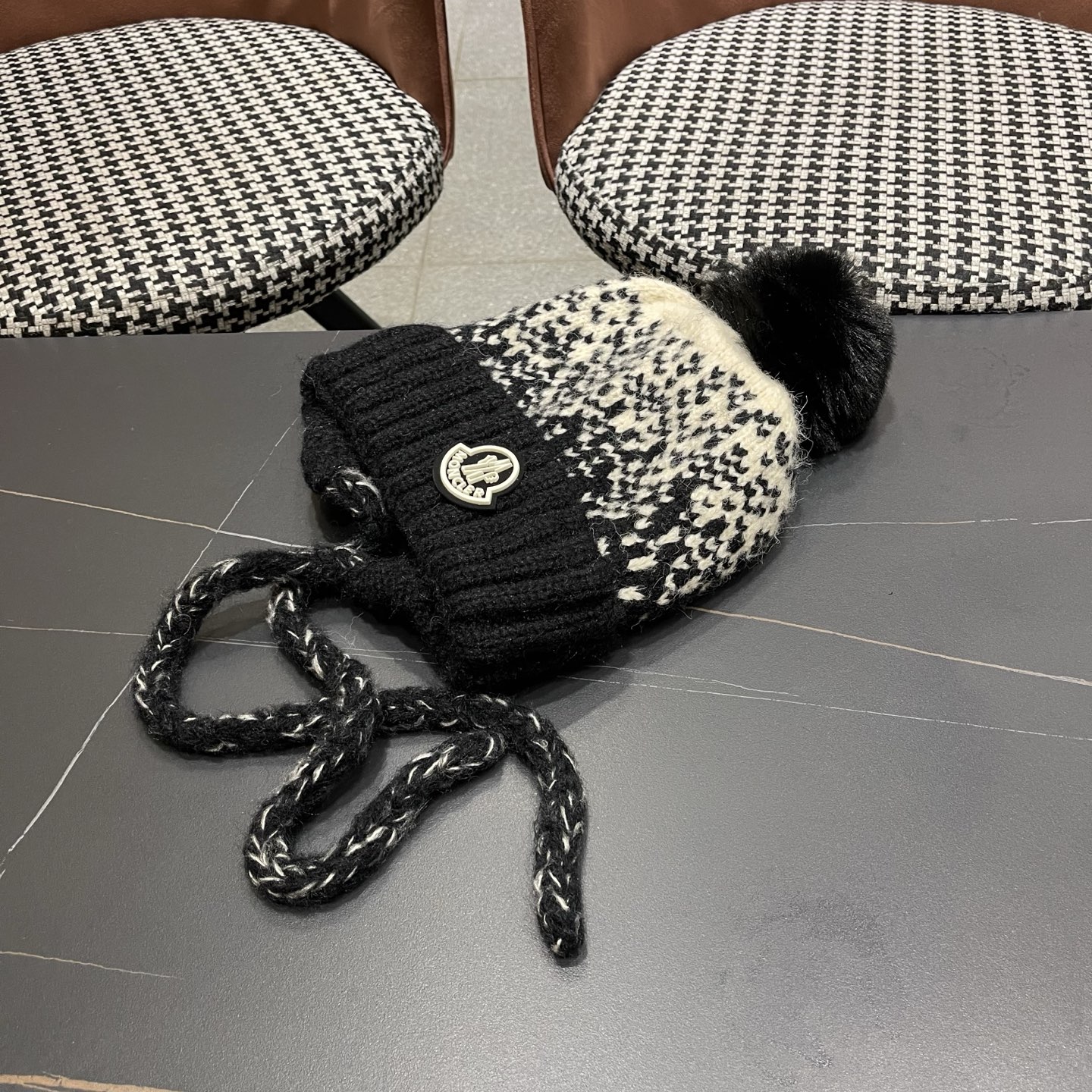 蒙口MONCLER 慵懒风针织帽女冬季保暖巴拉克拉法秋冬天帽子堆堆毛绒毛线帽