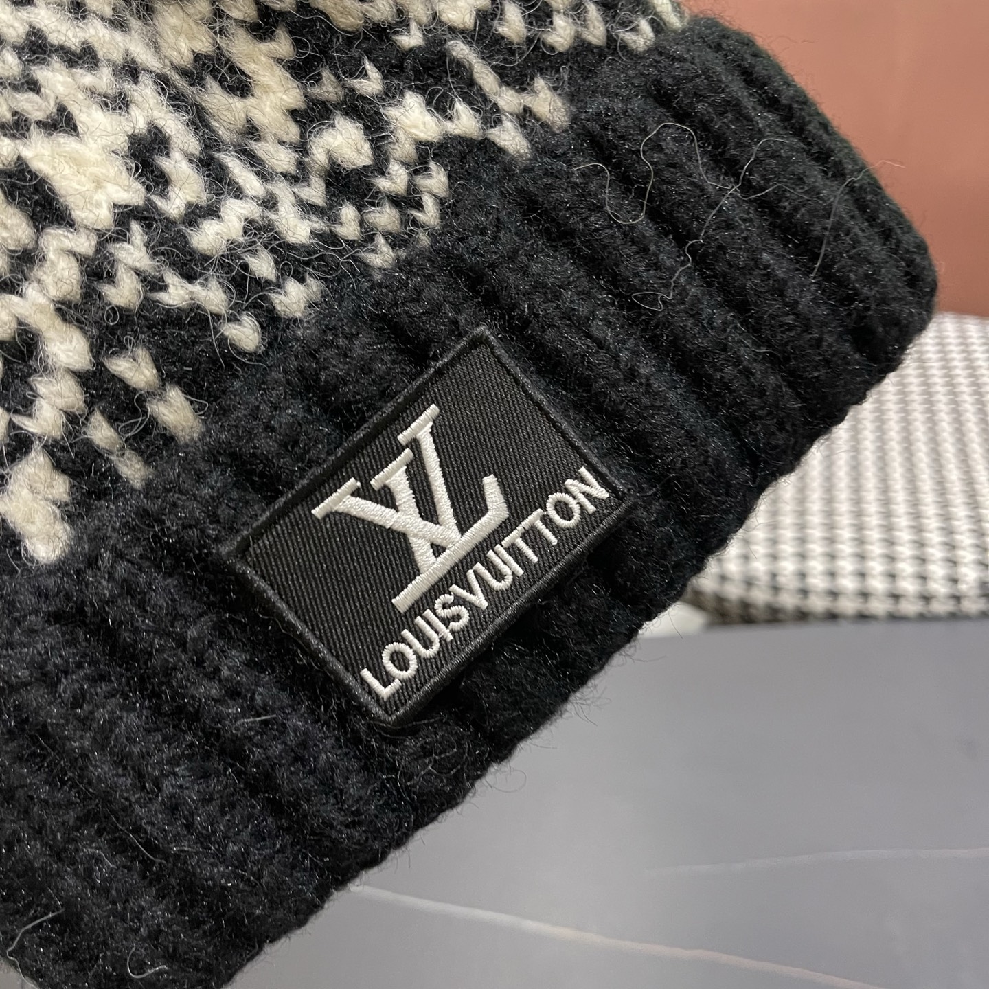 lv路易威登女士帽子女款秋冬毛线帽针织帽冷帽冬季保暖加绒加厚护耳韩版好看