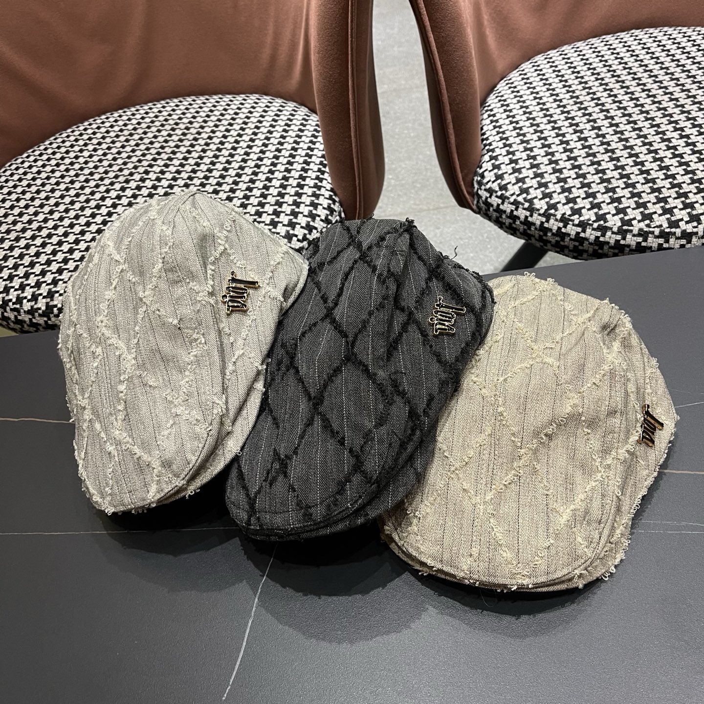 迪奥日系设计感前进帽女生时尚毛边画家帽显脸小复古报童帽春夏鸭舌帽