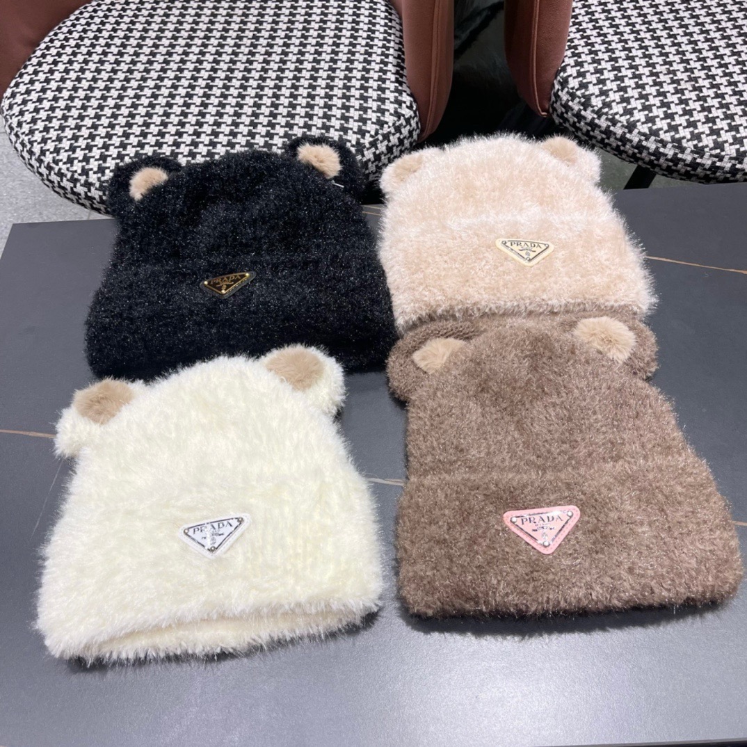 【PRADA普拉达】2024秋冬新款可爱小熊耳朵针织毛线帽，大牌系列，轻奢感满满.冬天出街必备