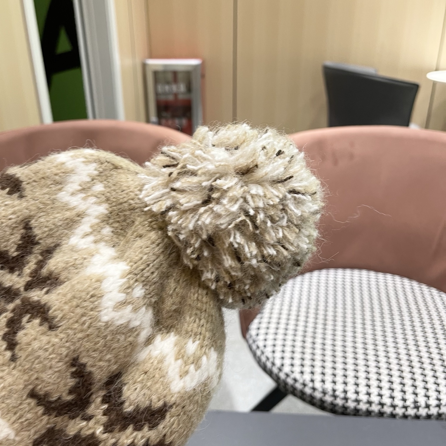 普拉达 Prada 2025新款秋冬保暖复古提花毛线帽子女费尔岛可爱毛球针织帽包头帽