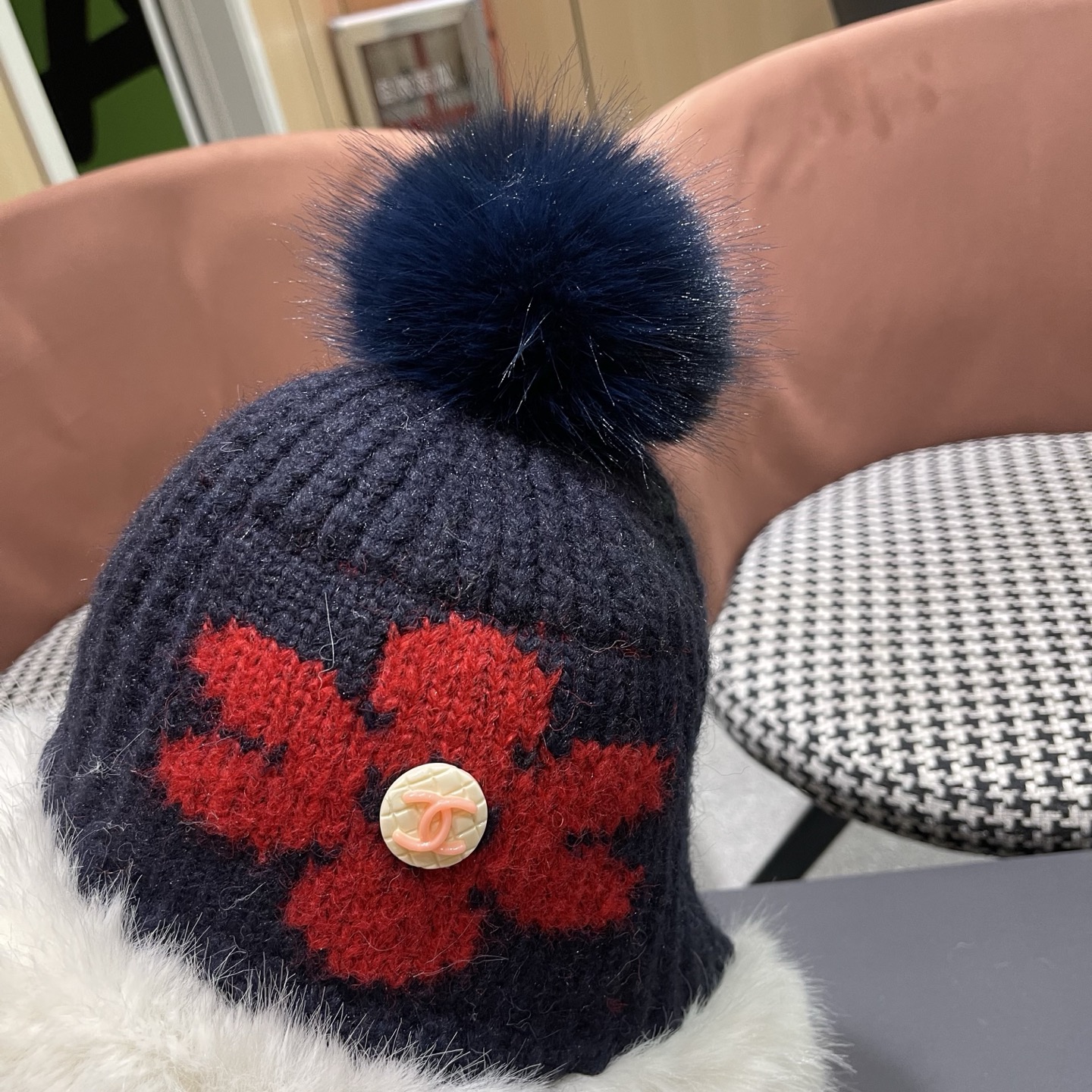 香奈儿CHANEL 2025新款韩版花朵刺绣针织护耳帽女秋冬季加厚保暖毛线套头帽潮