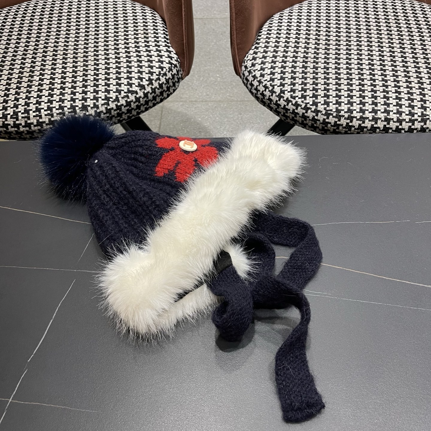 香奈儿CHANEL 2025新款韩版花朵刺绣针织护耳帽女秋冬季加厚保暖毛线套头帽潮