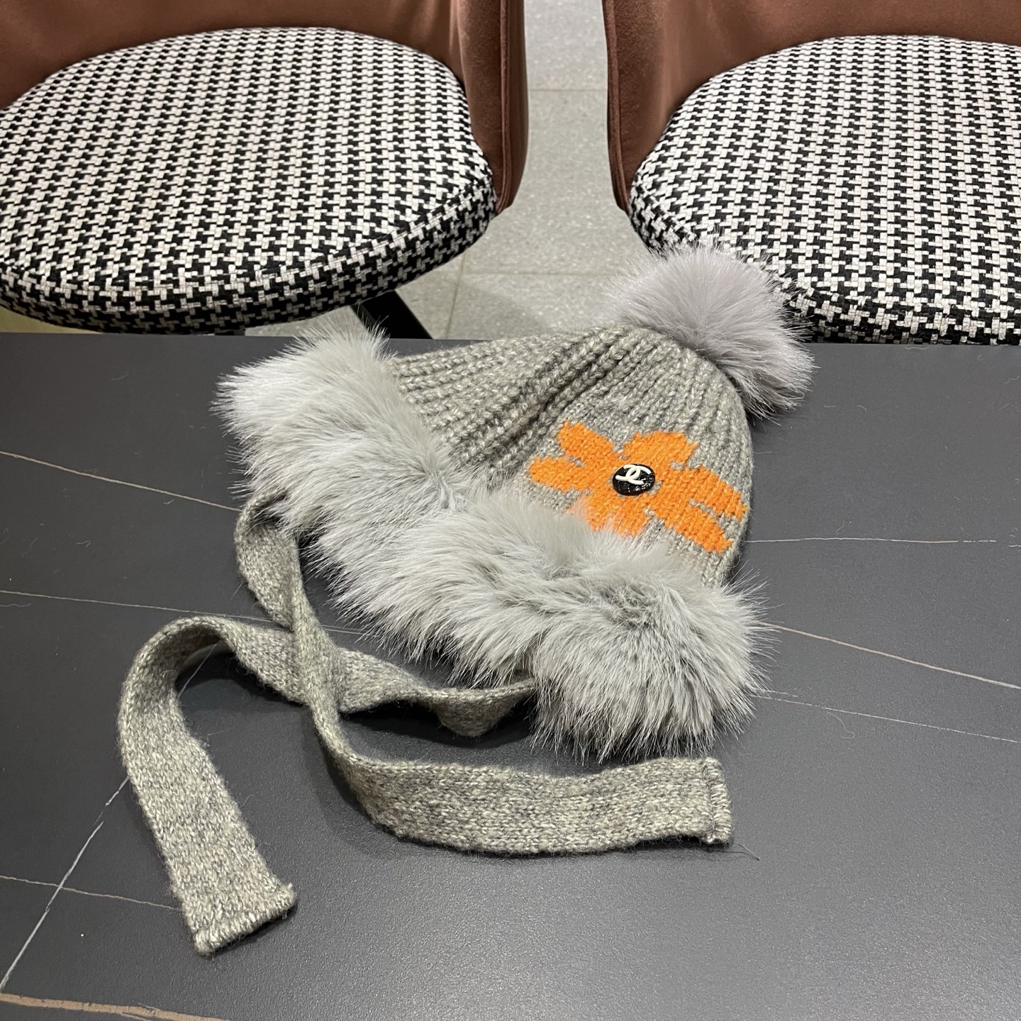 香奈儿CHANEL 2025新款韩版花朵刺绣针织护耳帽女秋冬季加厚保暖毛线套头帽潮