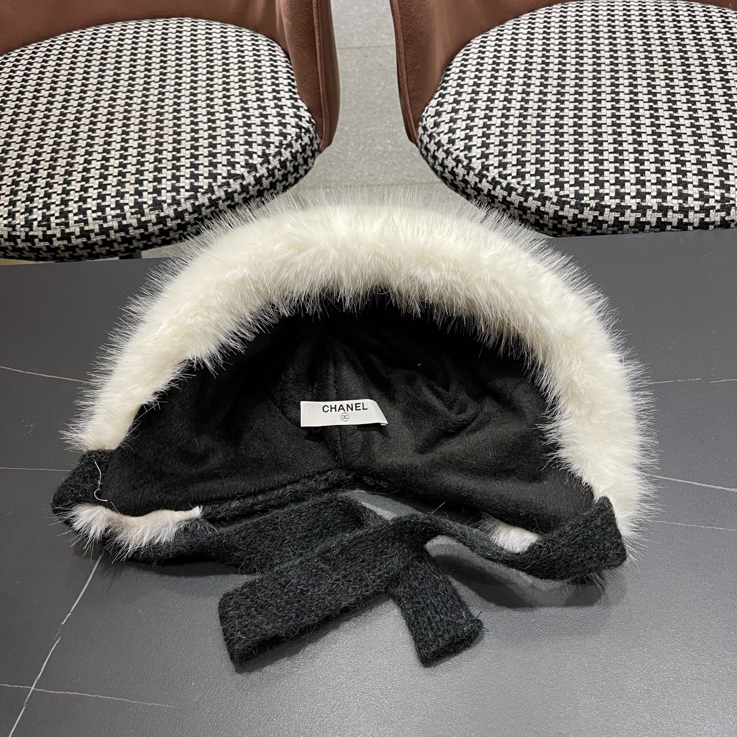 香奈儿CHANEL 2025新款韩版花朵刺绣针织护耳帽女秋冬季加厚保暖毛线套头帽潮
