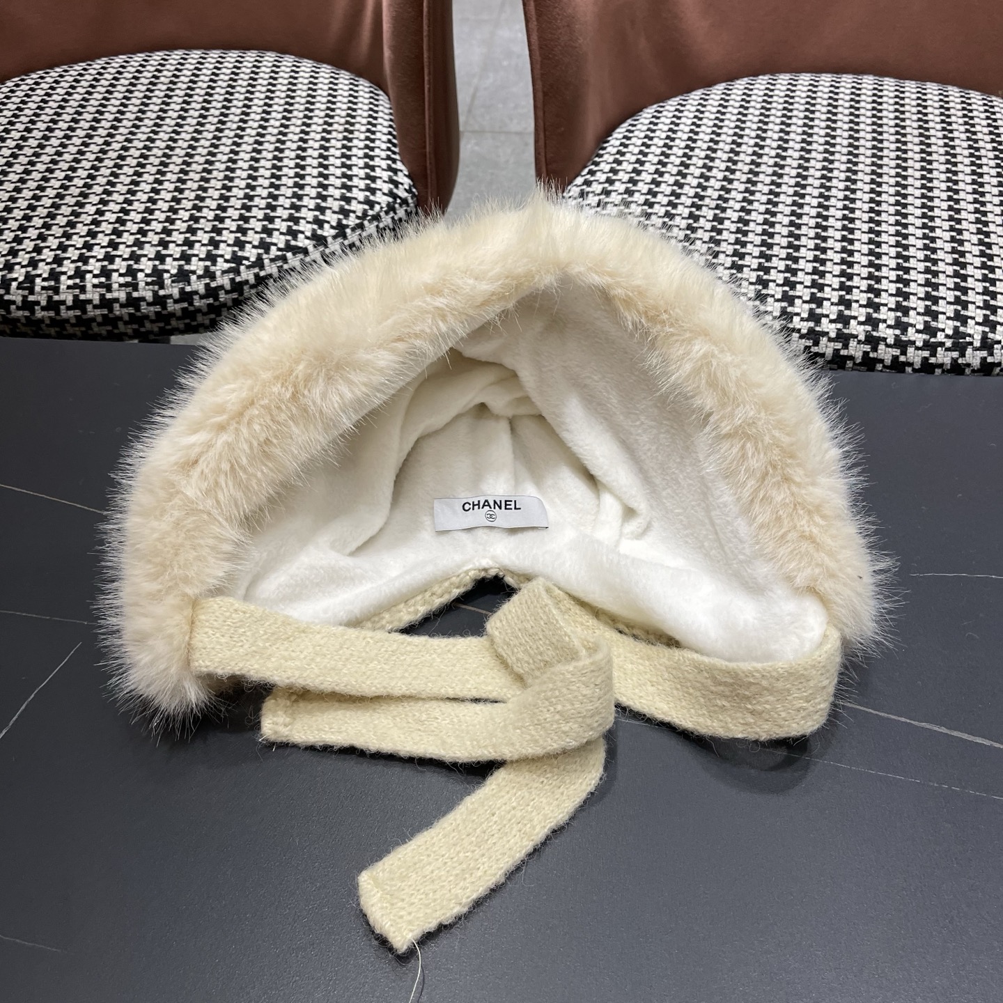 香奈儿CHANEL 2025新款韩版花朵刺绣针织护耳帽女秋冬季加厚保暖毛线套头帽潮