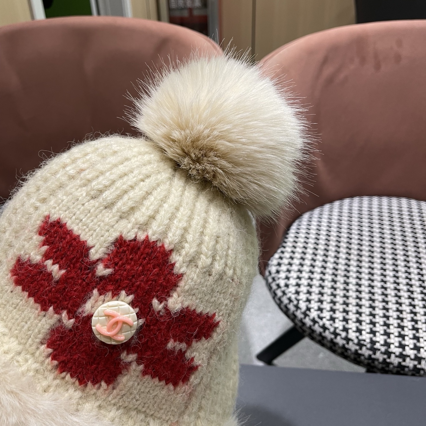 香奈儿CHANEL 2025新款韩版花朵刺绣针织护耳帽女秋冬季加厚保暖毛线套头帽潮