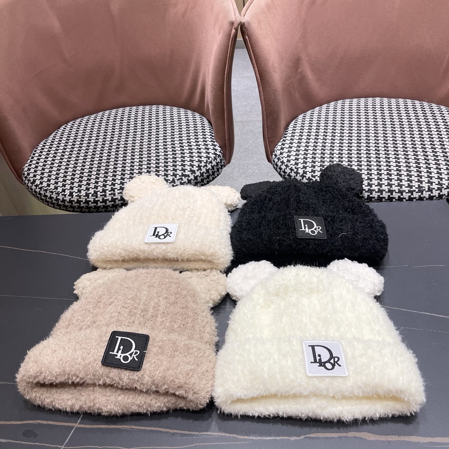 【DIOR迪奥】2025新款秋冬季时尚保暖耳朵套头帽大头围显脸小针织毛绒帽子