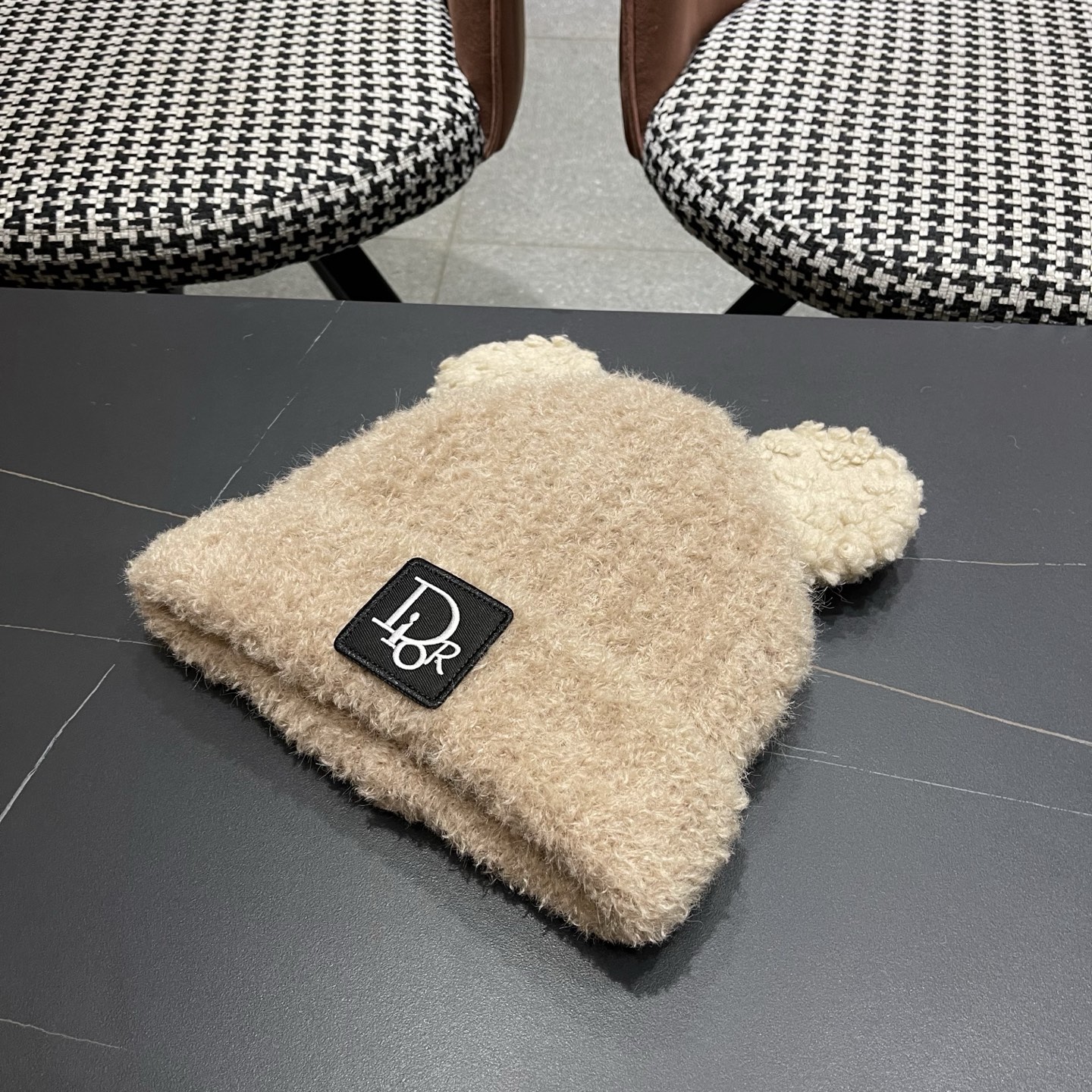 【DIOR迪奥】2025新款秋冬季时尚保暖耳朵套头帽大头围显脸小针织毛绒帽子