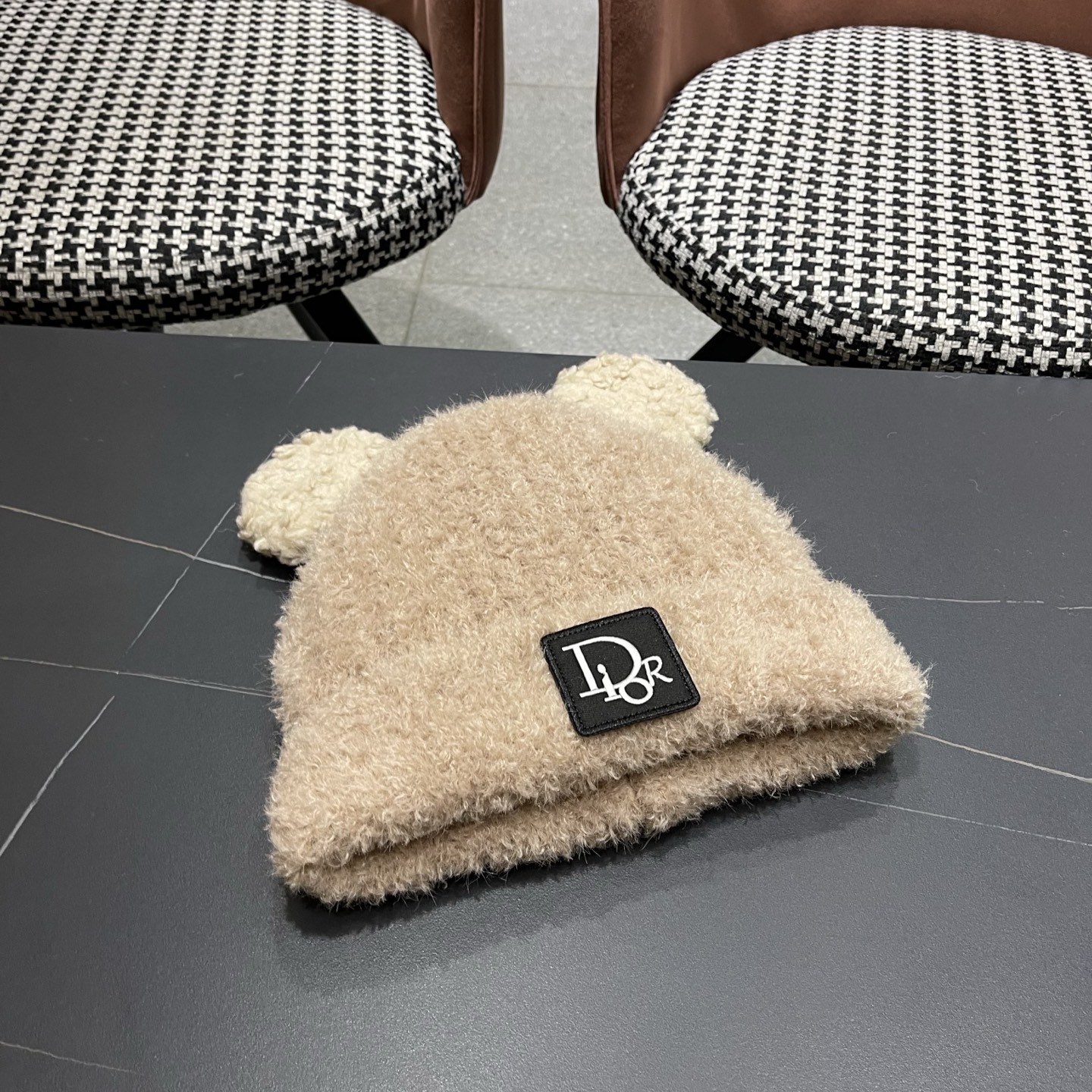 【DIOR迪奥】2025新款秋冬季时尚保暖耳朵套头帽大头围显脸小针织毛绒帽子