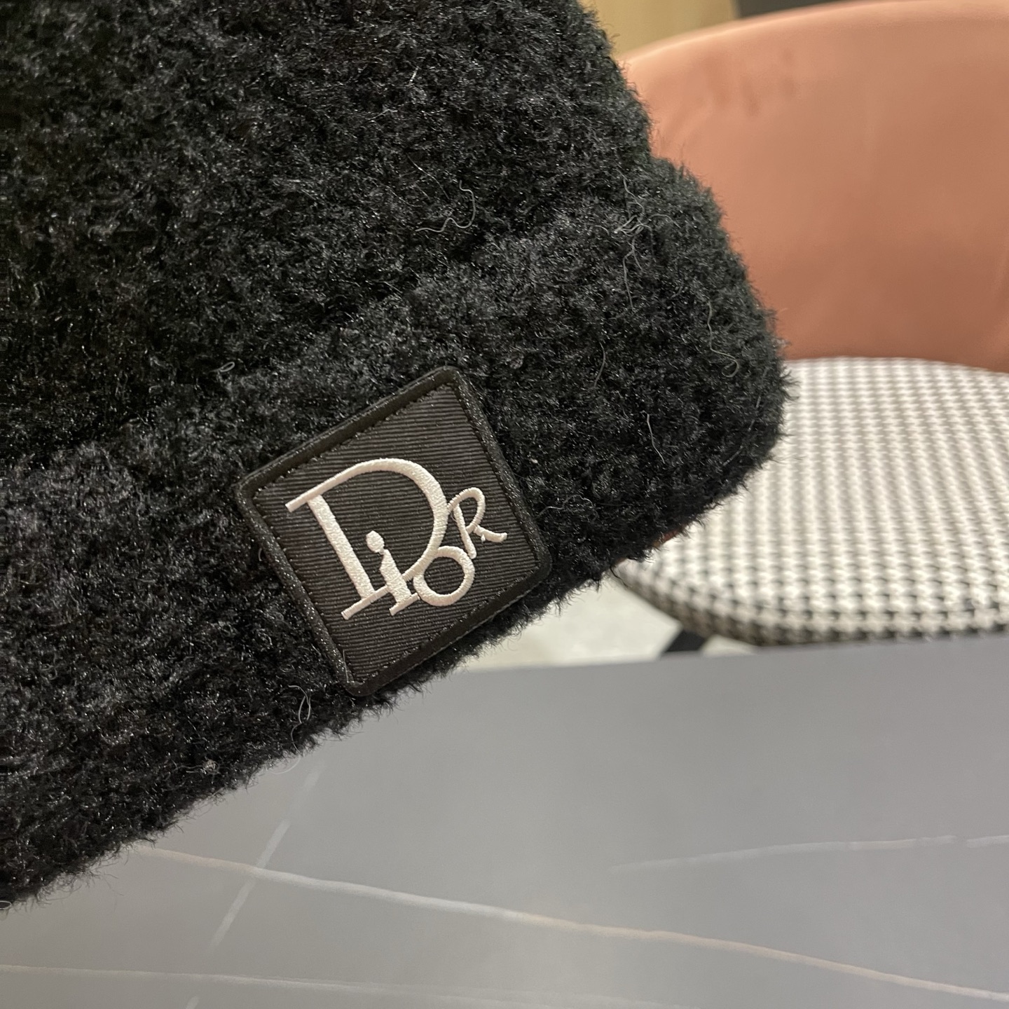 【DIOR迪奥】2025新款秋冬季时尚保暖耳朵套头帽大头围显脸小针织毛绒帽子