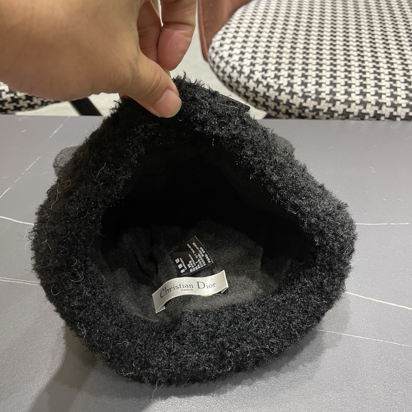 【DIOR迪奥】2025新款秋冬季时尚保暖耳朵套头帽大头围显脸小针织毛绒帽子
