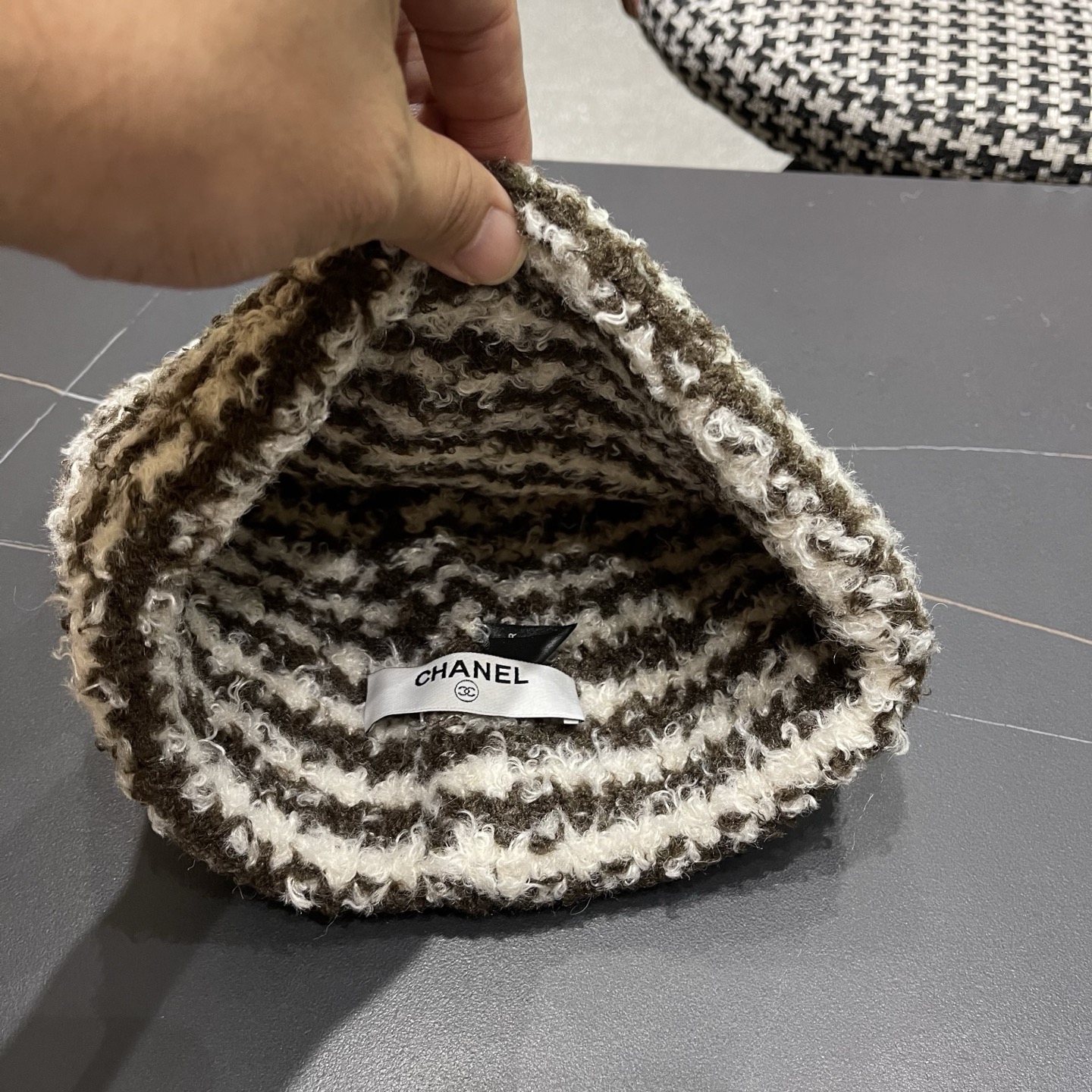 Chanel香奈儿秋冬网红推荐款毛线帽，小红书爆款，手感超柔软舒适的针织线帽，弹性极佳！