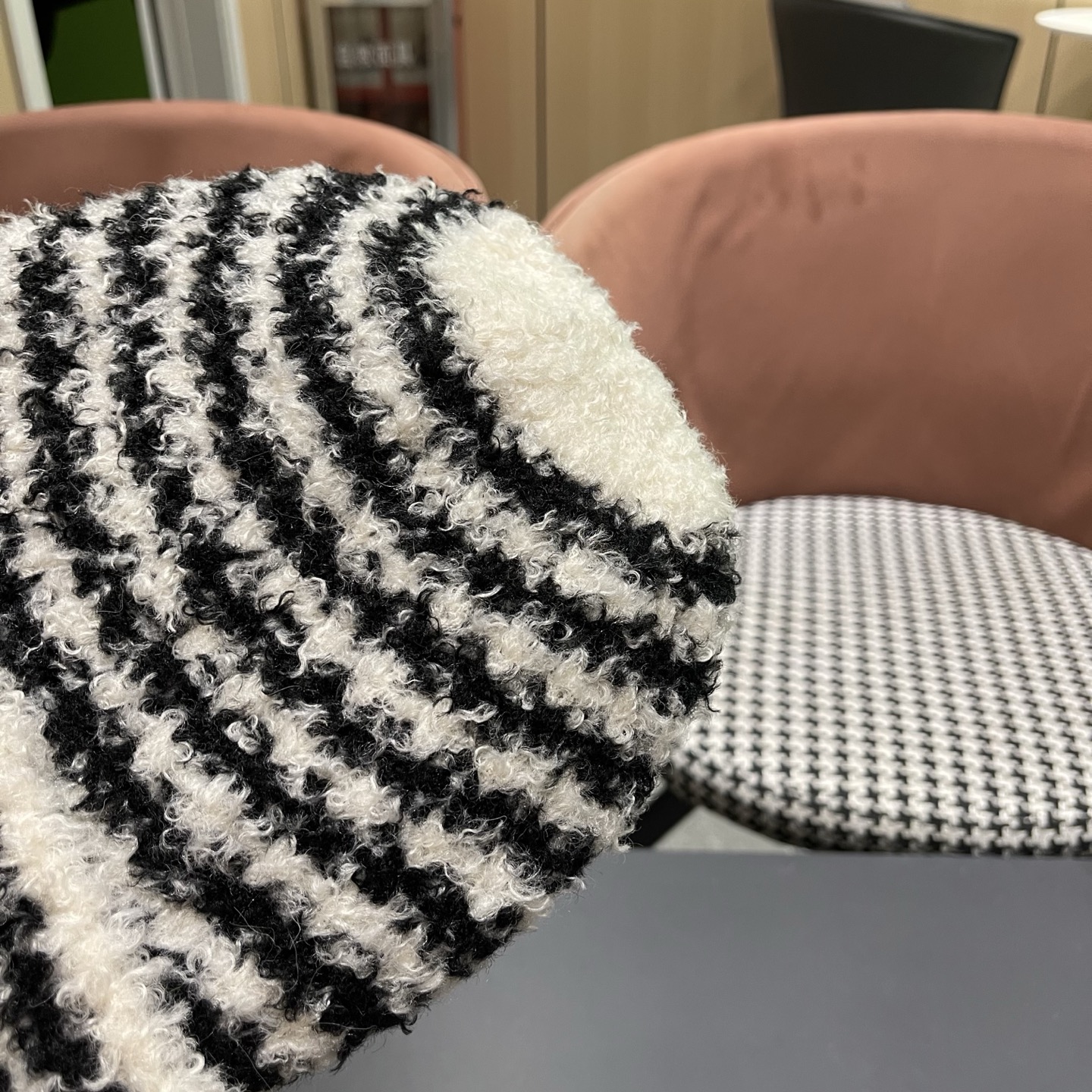 Chanel香奈儿秋冬网红推荐款毛线帽，小红书爆款，手感超柔软舒适的针织线帽，弹性极佳！