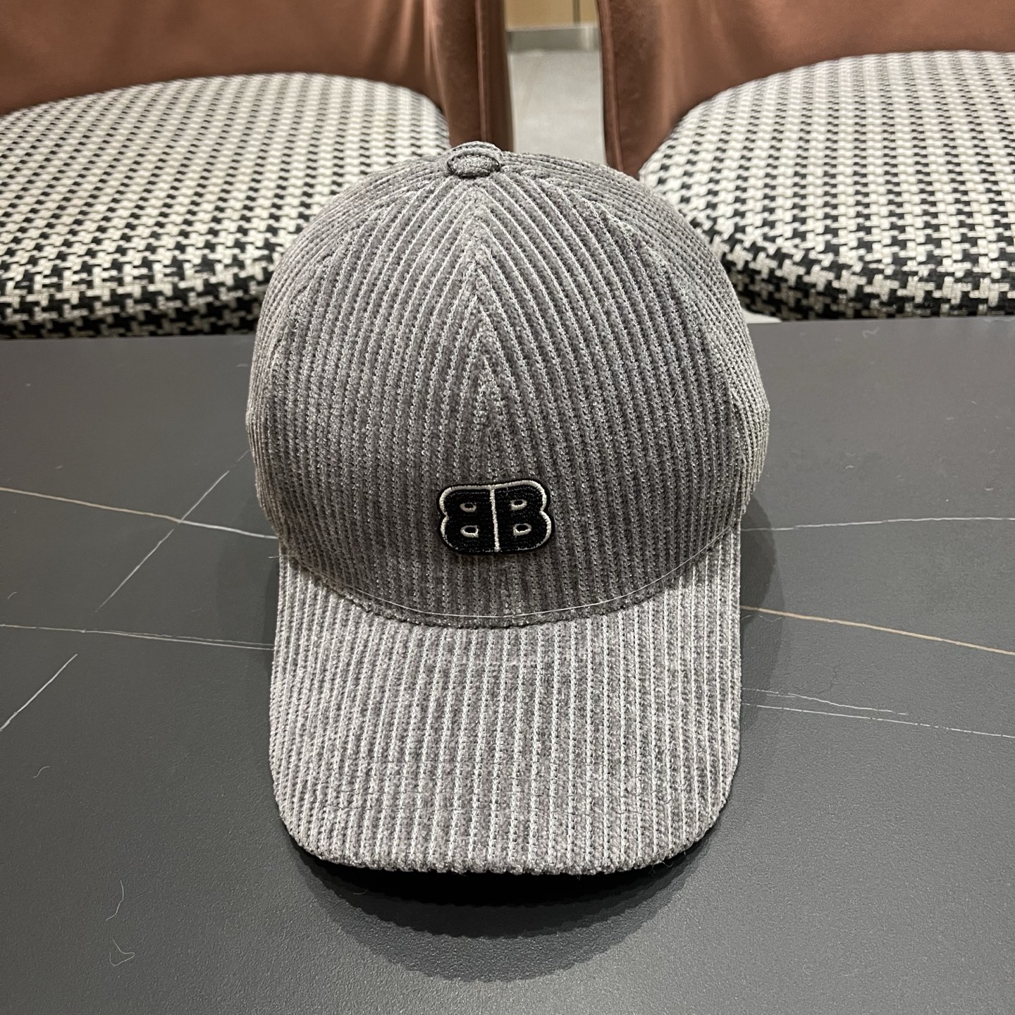 NO:580625,BALENCIAGA 2025 autumn and winter new logo baseball cap, cool colors, different styles for men and women, the first batch will be shipped first!  A must-buy for Paris fans!  Hats bucket hat, baseball cap, knitted hat, hat, balenciaga, balenciaga, espadrilles, hats19860909BALENCIAGA巴黎世家2025秋冬款新款logo棒球帽,很酷的色系,男女佩戴都有不同style,第一批抢先出货！巴黎粉必入款！帽子渔夫帽棒球帽针织帽,帽子,balenciaga,balenciaga,espadrilles,hats,hat