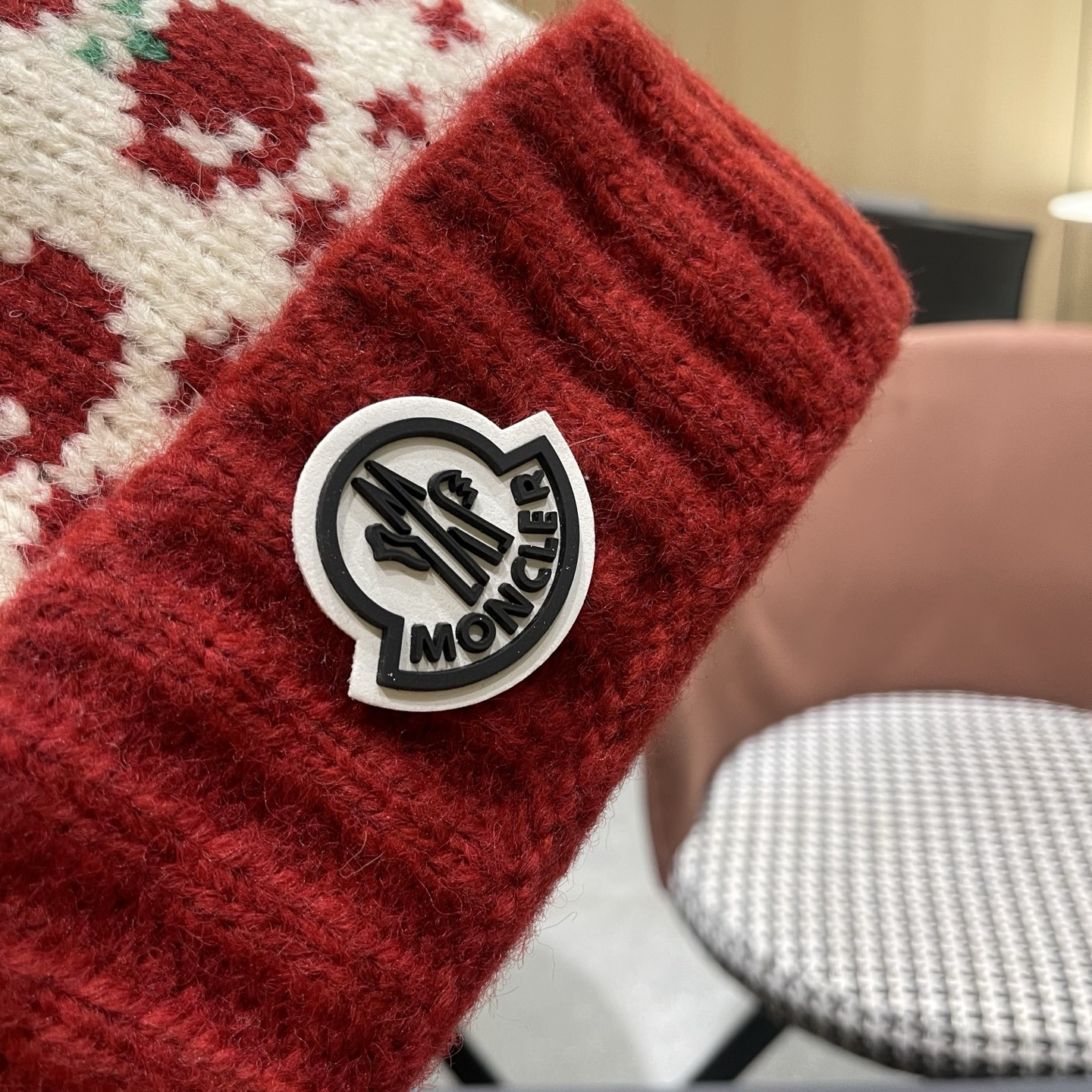 MONCLER蒙口2025新款费尔岛格纹可爱樱桃毛球针织帽子女秋冬季保暖护耳毛线帽