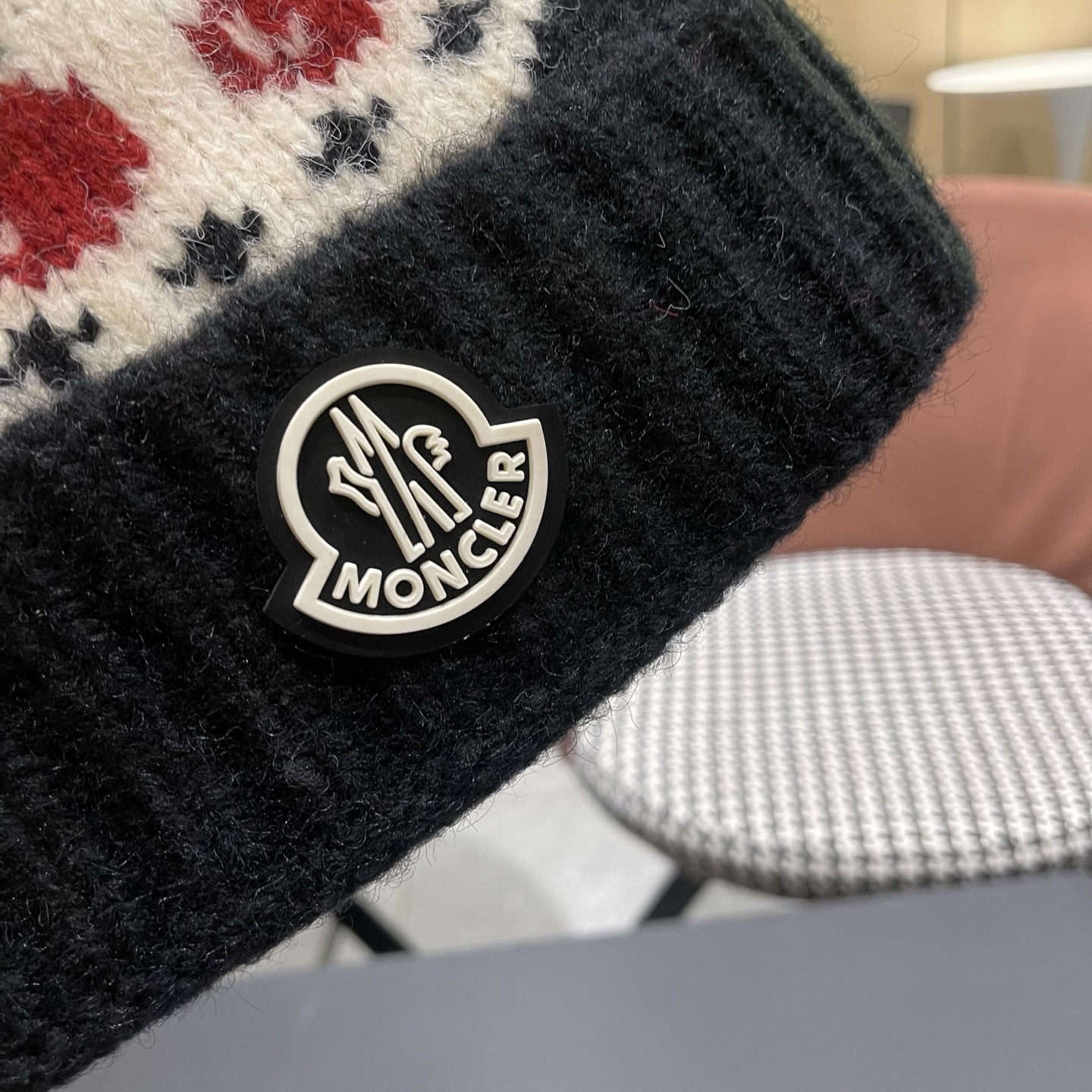 MONCLER蒙口2025新款费尔岛格纹可爱樱桃毛球针织帽子女秋冬季保暖护耳毛线帽