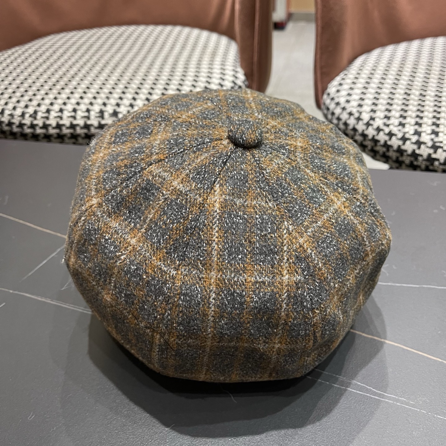 香奈儿CHANEL 2025新款韩版格子八角帽女秋冬毛绒帽檐贝雷帽百搭学院画家报童帽