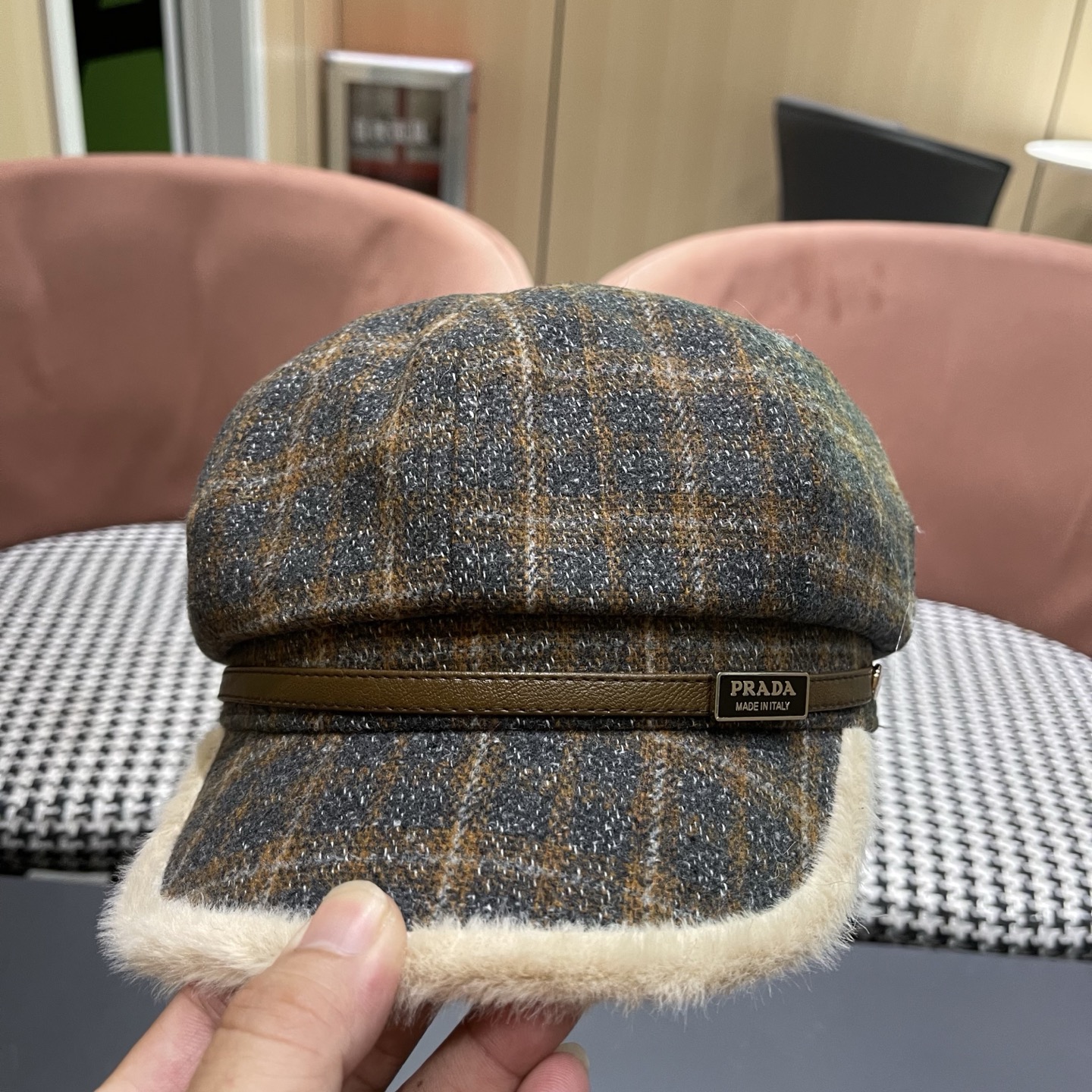 香奈儿CHANEL 2025新款韩版格子八角帽女秋冬毛绒帽檐贝雷帽百搭学院画家报童帽