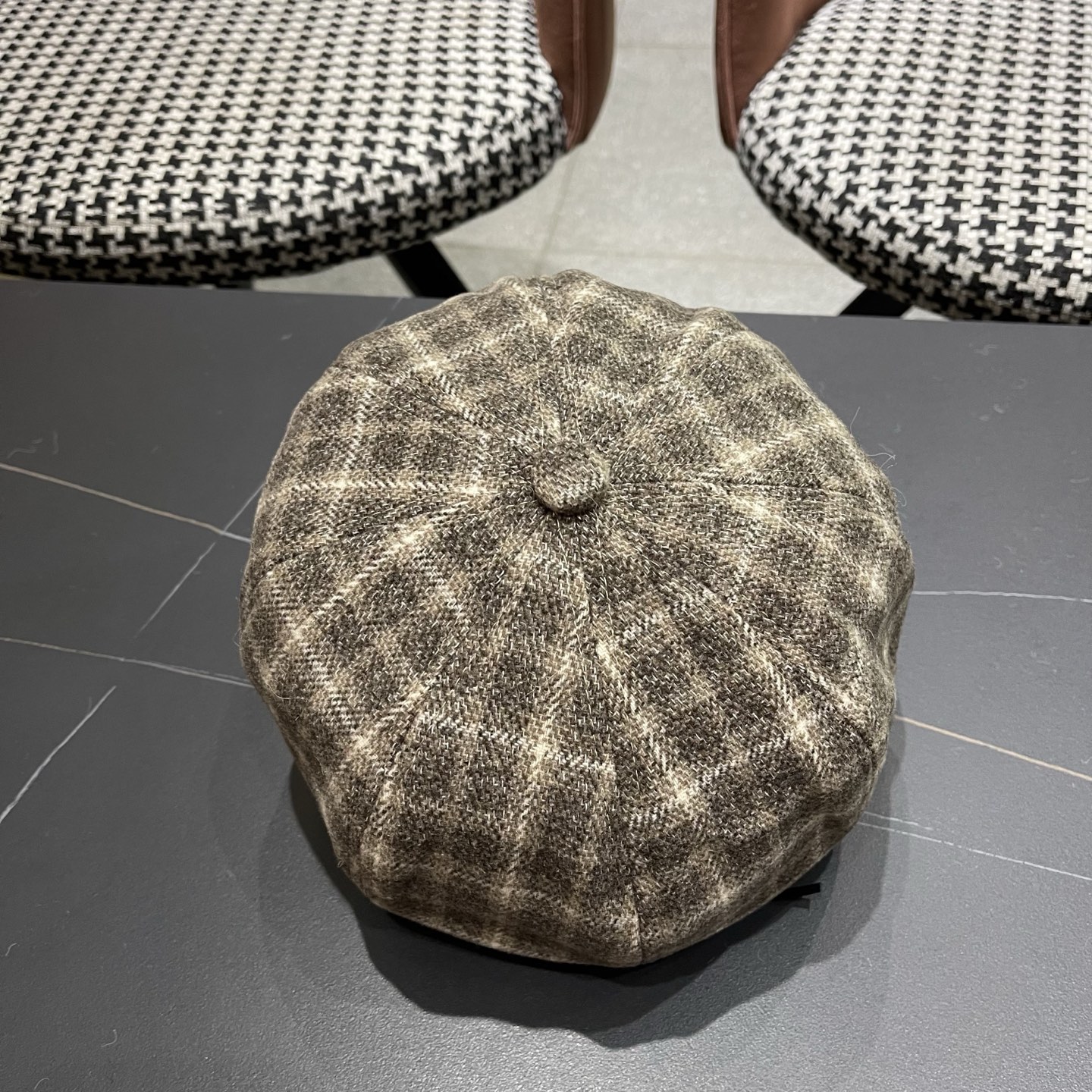 香奈儿CHANEL 2025新款韩版格子八角帽女秋冬毛绒帽檐贝雷帽百搭学院画家报童帽