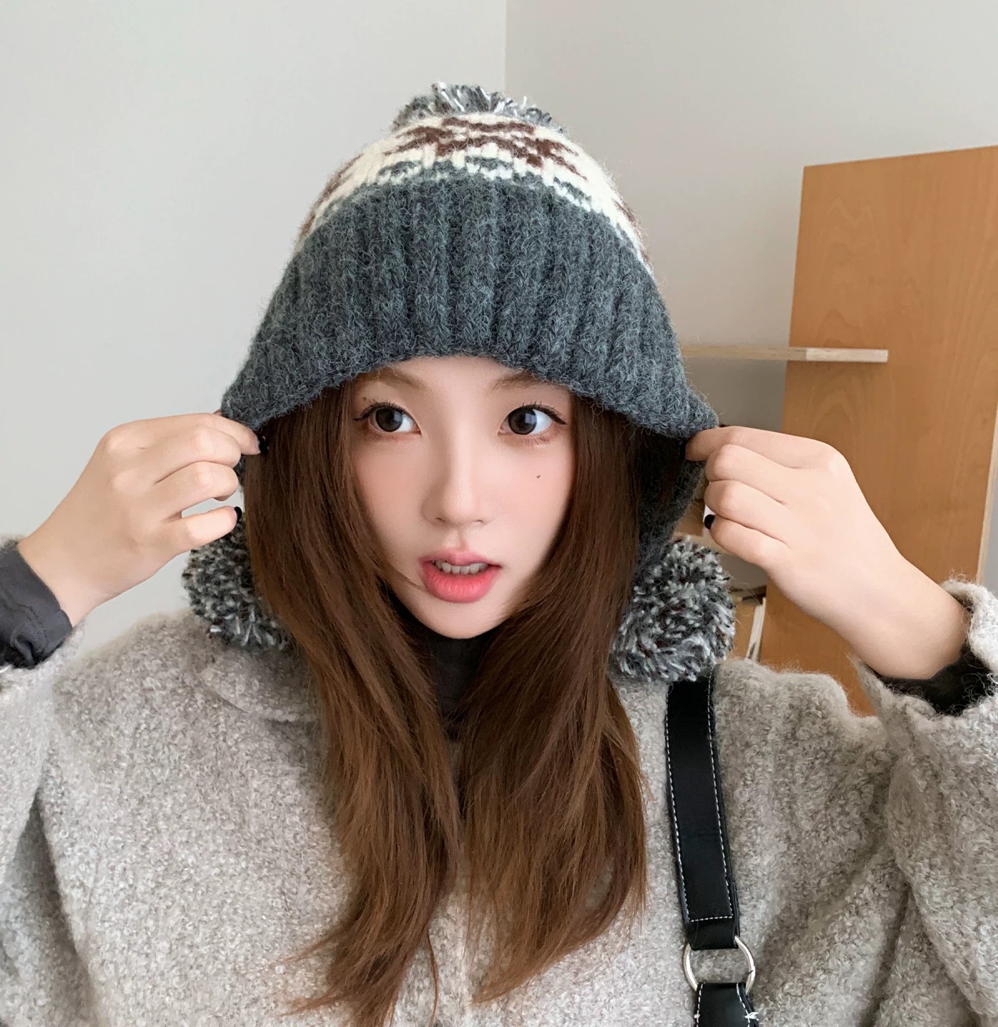 NO:580618,LV Louis Vuitton 2025 new autumn and winter fur ball comfortable woolen hat for women, cute and sweet knitted pullover hat, warm ear protection, cold hat, fisherman hat, baseball cap, knitted hat, hat, louis vuitton, louis vuitton, espadrilles, hats19860909LV 路易威登2025新款秋冬毛球舒适毛线帽子女可爱甜美 针织套头帽保暖护耳冷帽帽子渔夫帽棒球帽针织帽,帽子,louis vuitton,louis vuitton,espadrilles,hats,hat