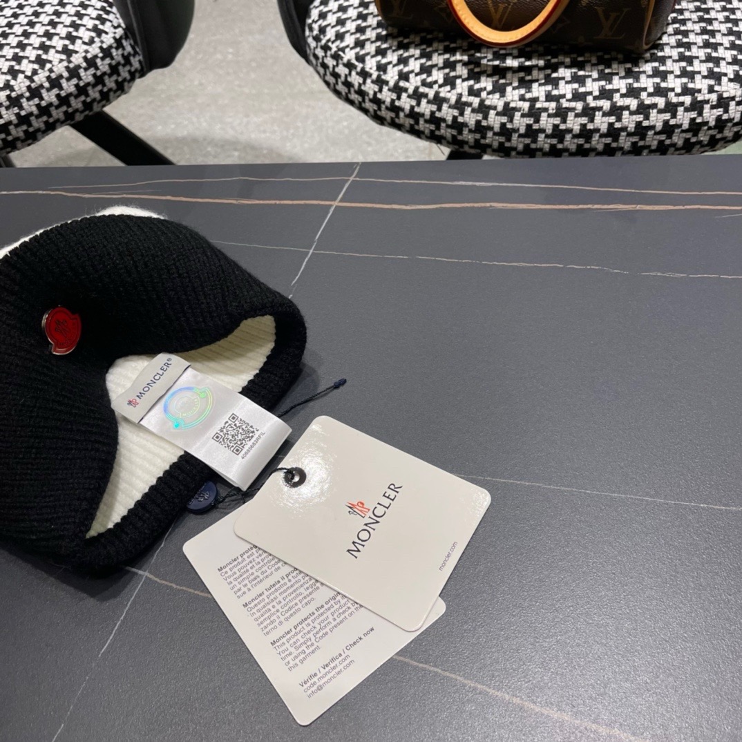 【MONCLER蒙口】2025秋冬新款拼色密织针织毛线帽，男女款大牌设计～秋冬穿搭必备