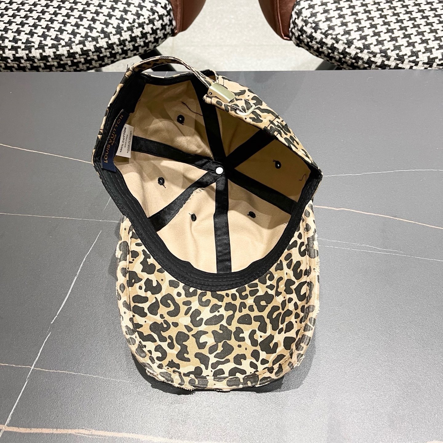 Lv路易威登豹纹鸭舌帽女士夏季2025新款破洞帽子复古大头国显脸小防晒棒球帽