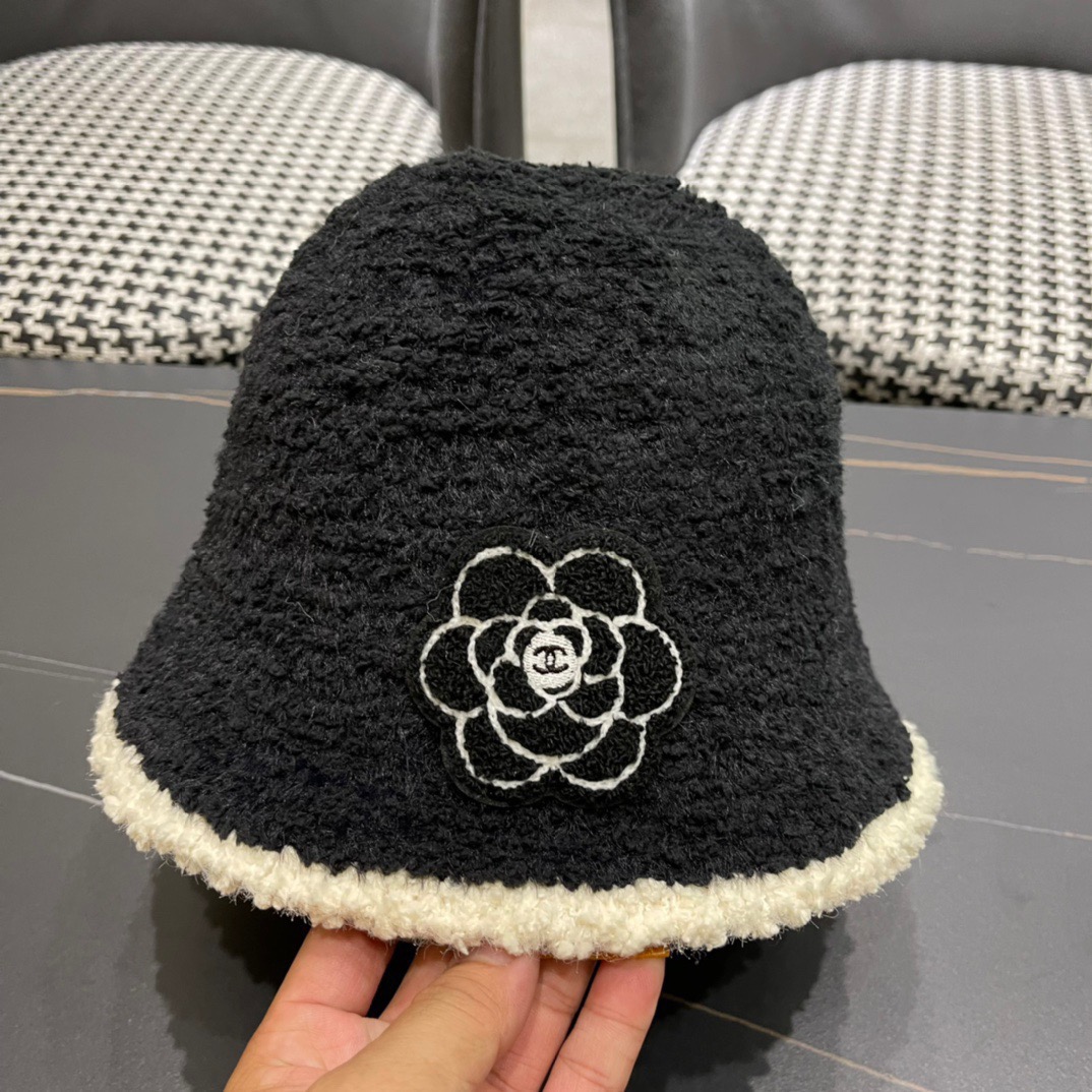 Chanel官网品质香奈儿秋冬网红时尚博主推荐款，小红书爆款，手感超柔软舒适的