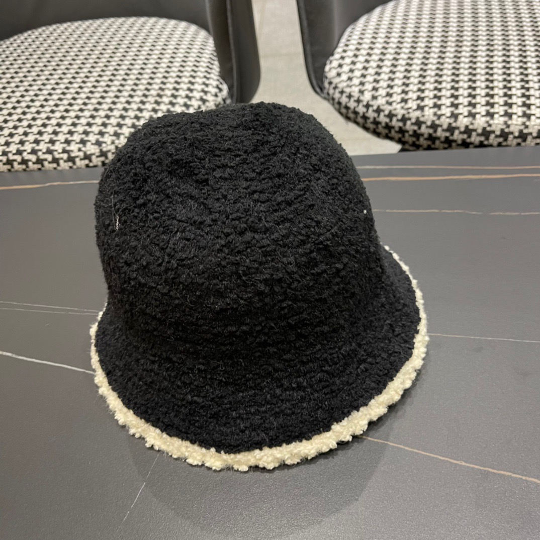 Chanel官网品质香奈儿秋冬网红时尚博主推荐款，小红书爆款，手感超柔软舒适的