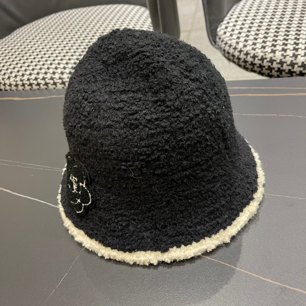 Chanel官网品质香奈儿秋冬网红时尚博主推荐款，小红书爆款，手感超柔软舒适的