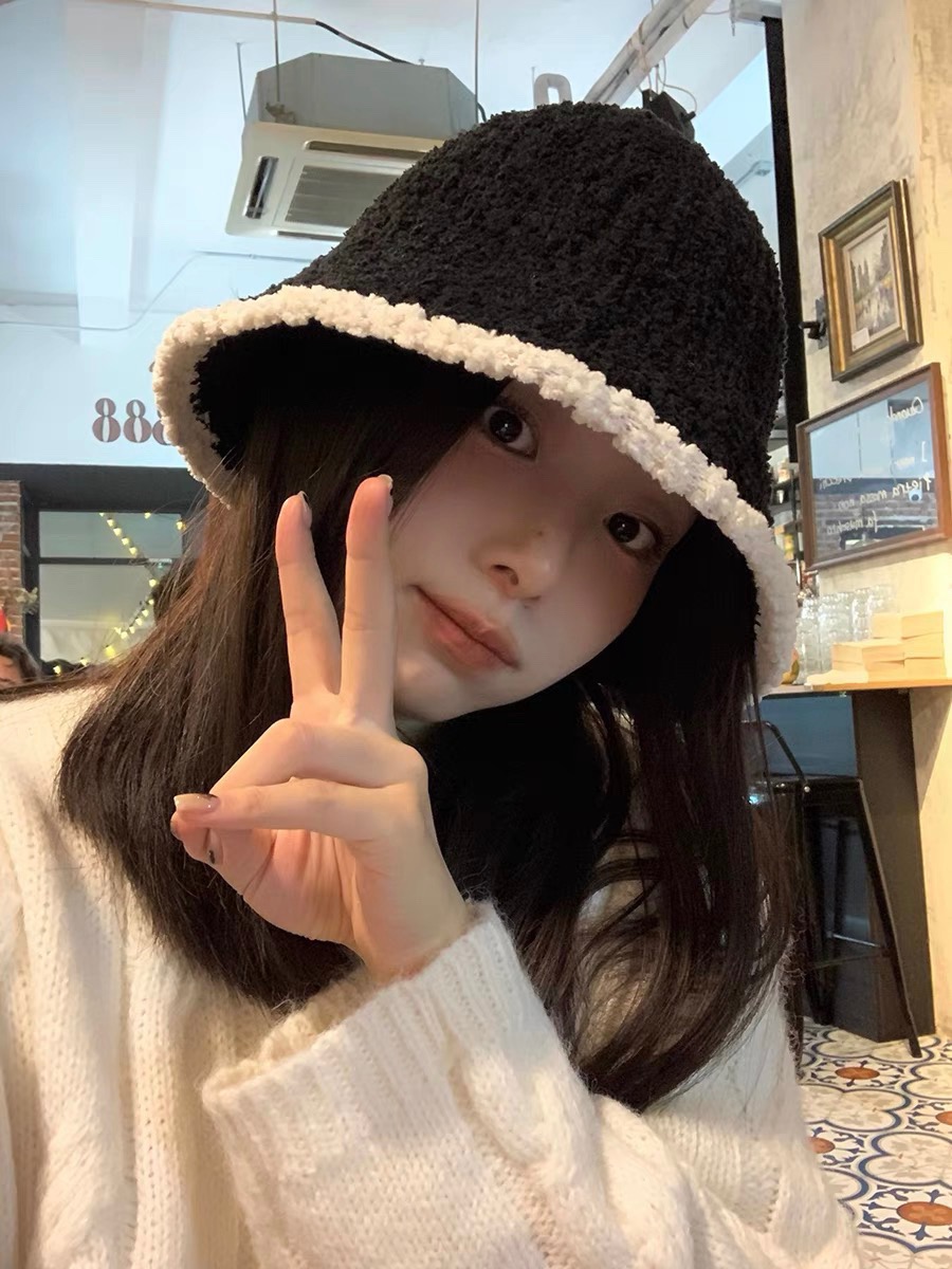 Chanel官网品质香奈儿秋冬网红时尚博主推荐款，小红书爆款，手感超柔软舒适的