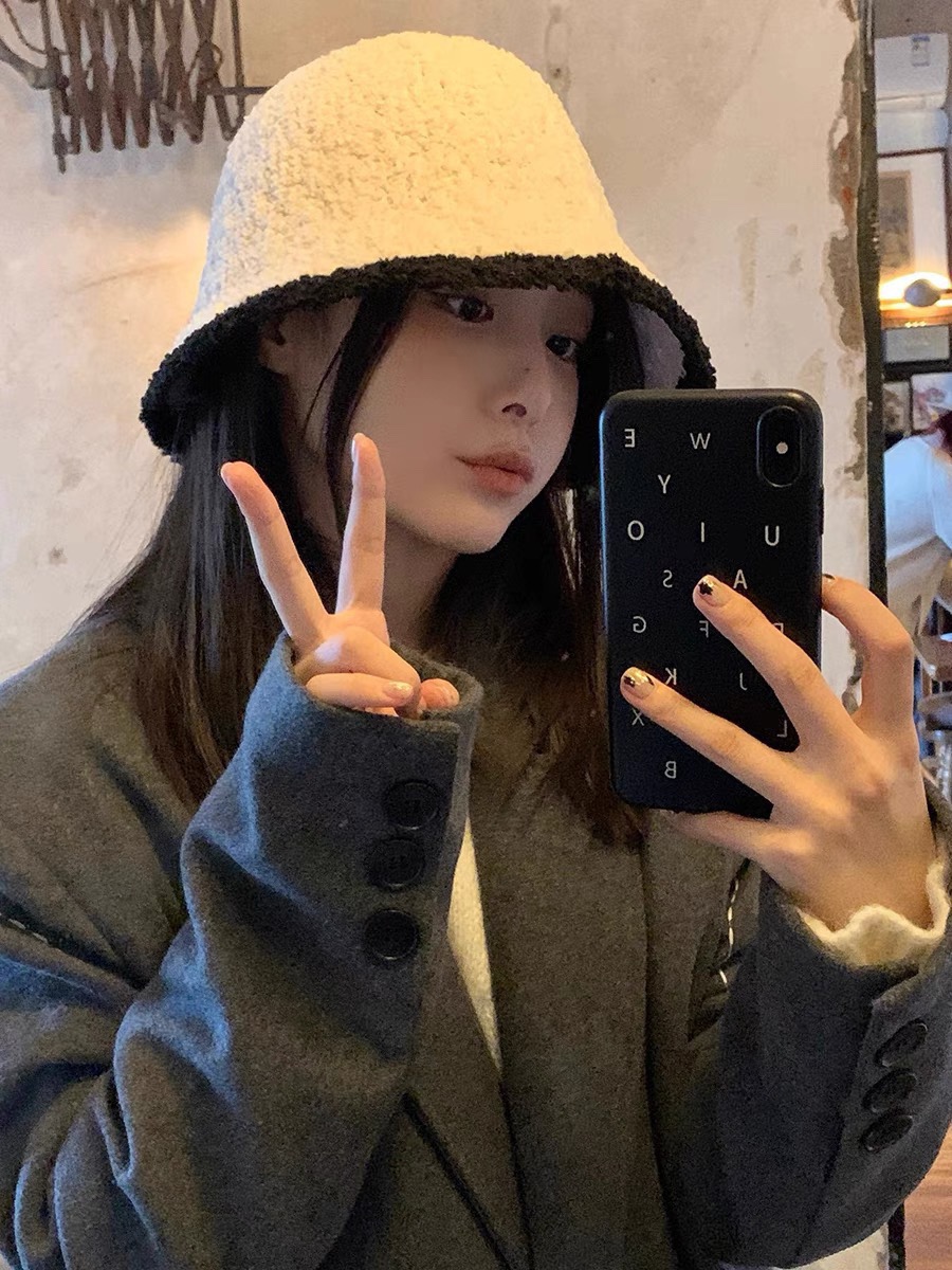 Chanel官网品质香奈儿秋冬网红时尚博主推荐款，小红书爆款，手感超柔软舒适的