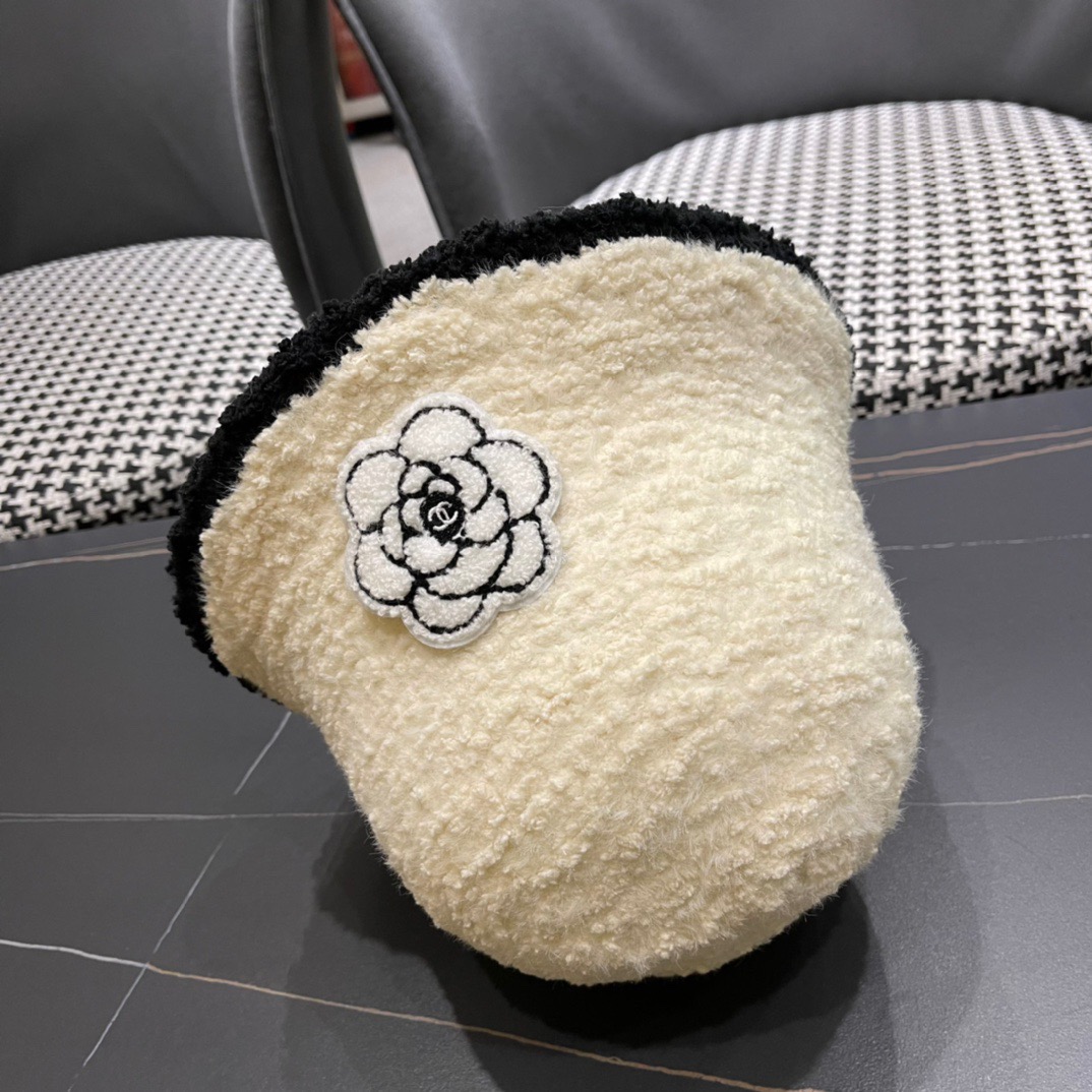 Chanel官网品质香奈儿秋冬网红时尚博主推荐款，小红书爆款，手感超柔软舒适的