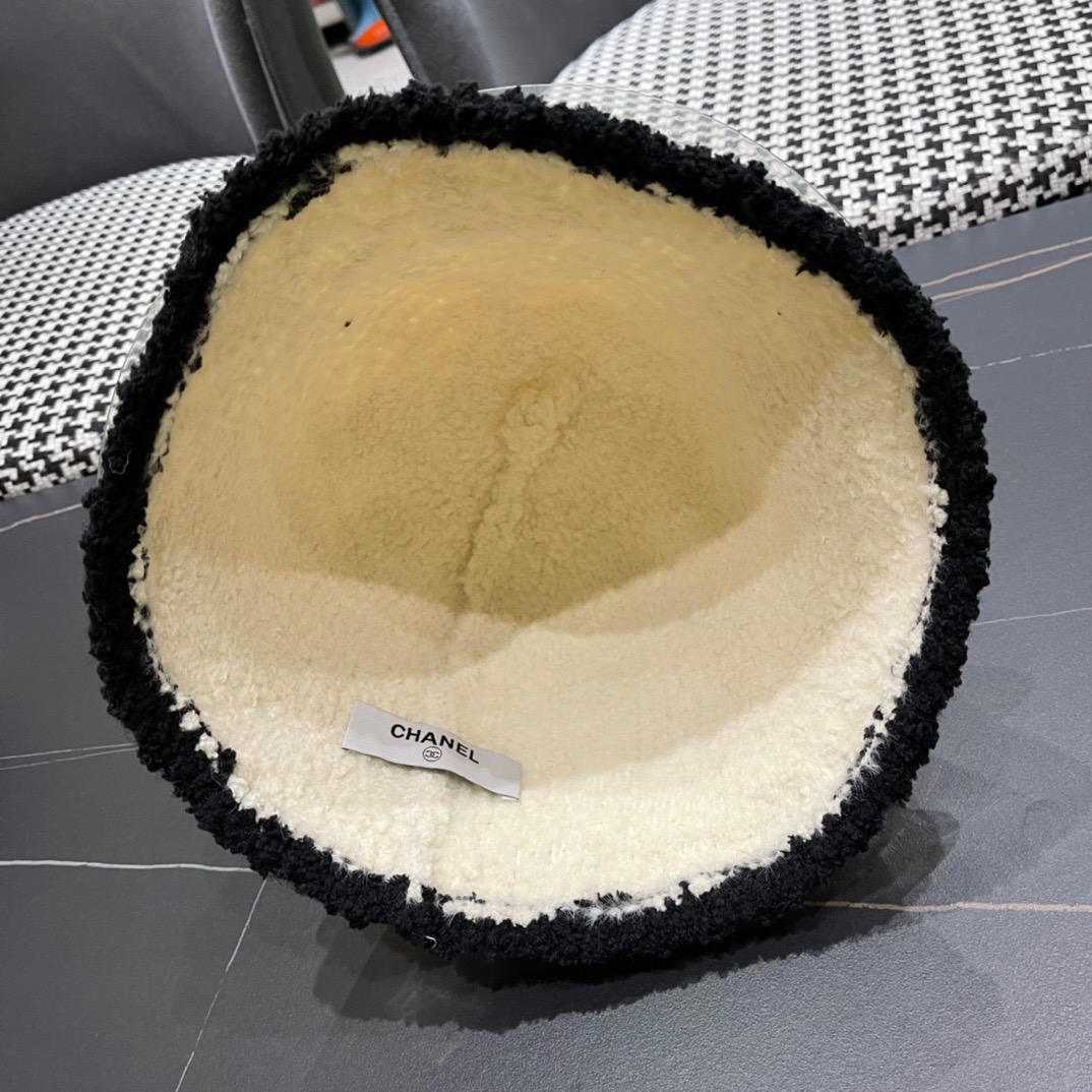 Chanel官网品质香奈儿秋冬网红时尚博主推荐款，小红书爆款，手感超柔软舒适的