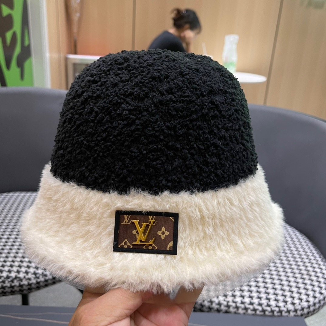 路易威登LouisVuitton可爱渔夫帽女冬季羊羔绒毛绒盆帽子加厚保暖韩版百搭潮牌
