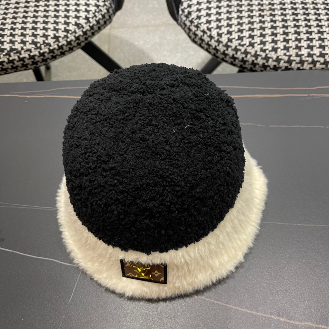 路易威登LouisVuitton可爱渔夫帽女冬季羊羔绒毛绒盆帽子加厚保暖韩版百搭潮牌
