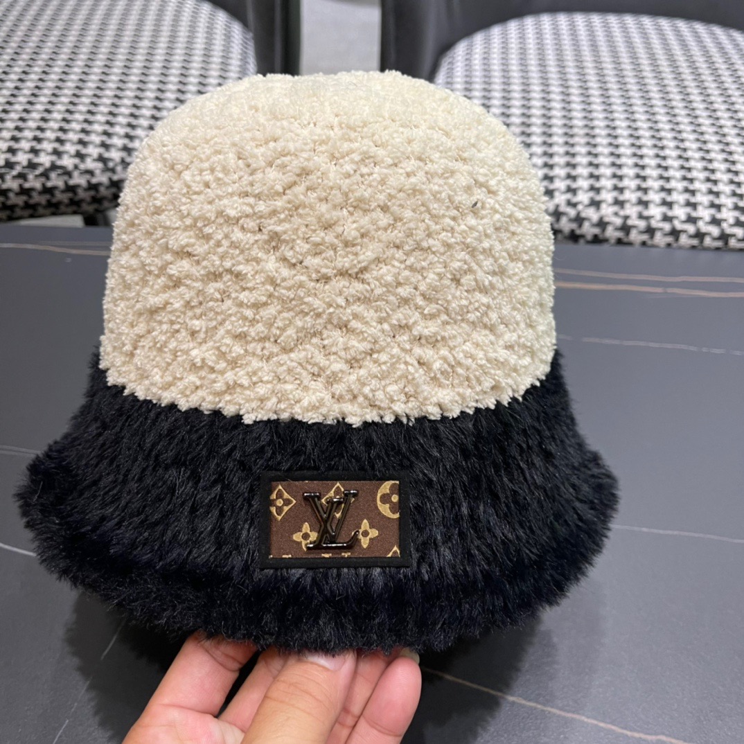 路易威登LouisVuitton可爱渔夫帽女冬季羊羔绒毛绒盆帽子加厚保暖韩版百搭潮牌