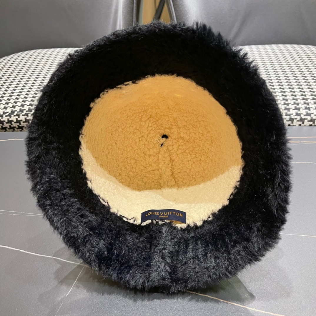 路易威登LouisVuitton可爱渔夫帽女冬季羊羔绒毛绒盆帽子加厚保暖韩版百搭潮牌