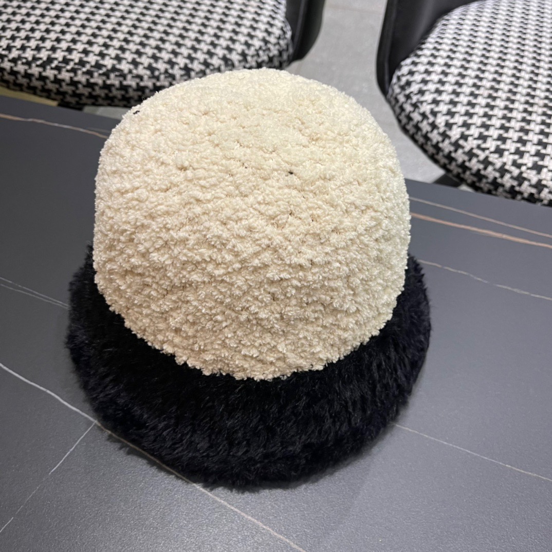 路易威登LouisVuitton可爱渔夫帽女冬季羊羔绒毛绒盆帽子加厚保暖韩版百搭潮牌