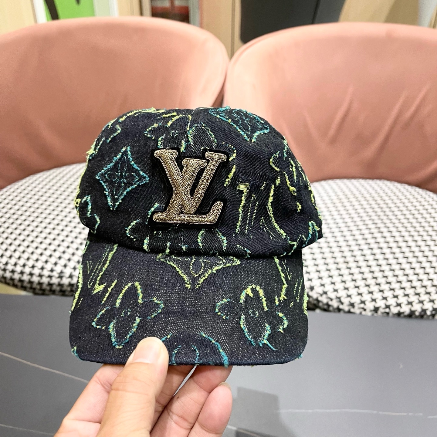 LV路易威登2025新款原单棒球帽，专柜1:1开模订制，原版帆布面料 轻盈透气！质量超赞，基础头围56，